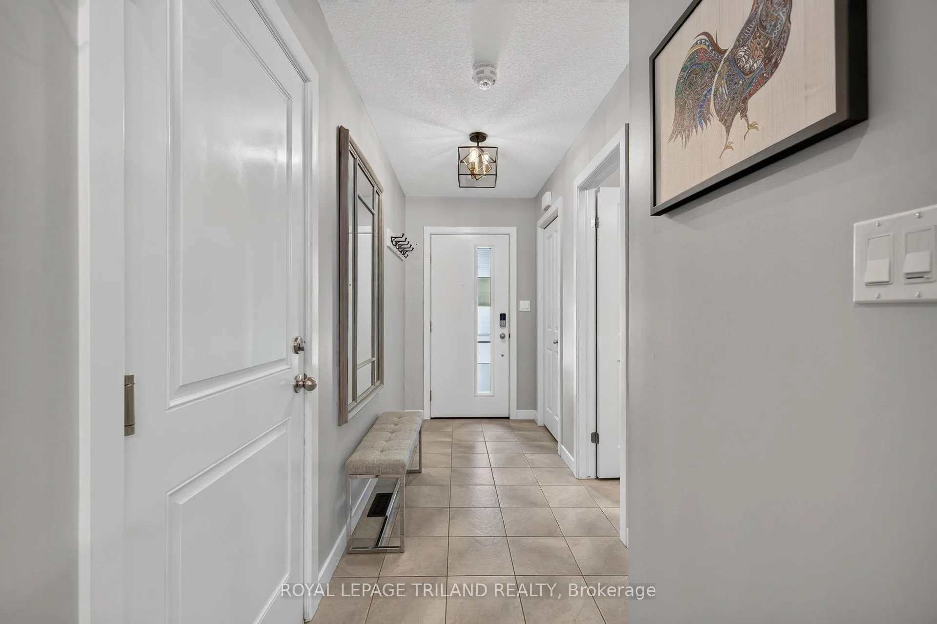 Photo 3 of 11 Empire Parkway, St. Thomas — HOMEH