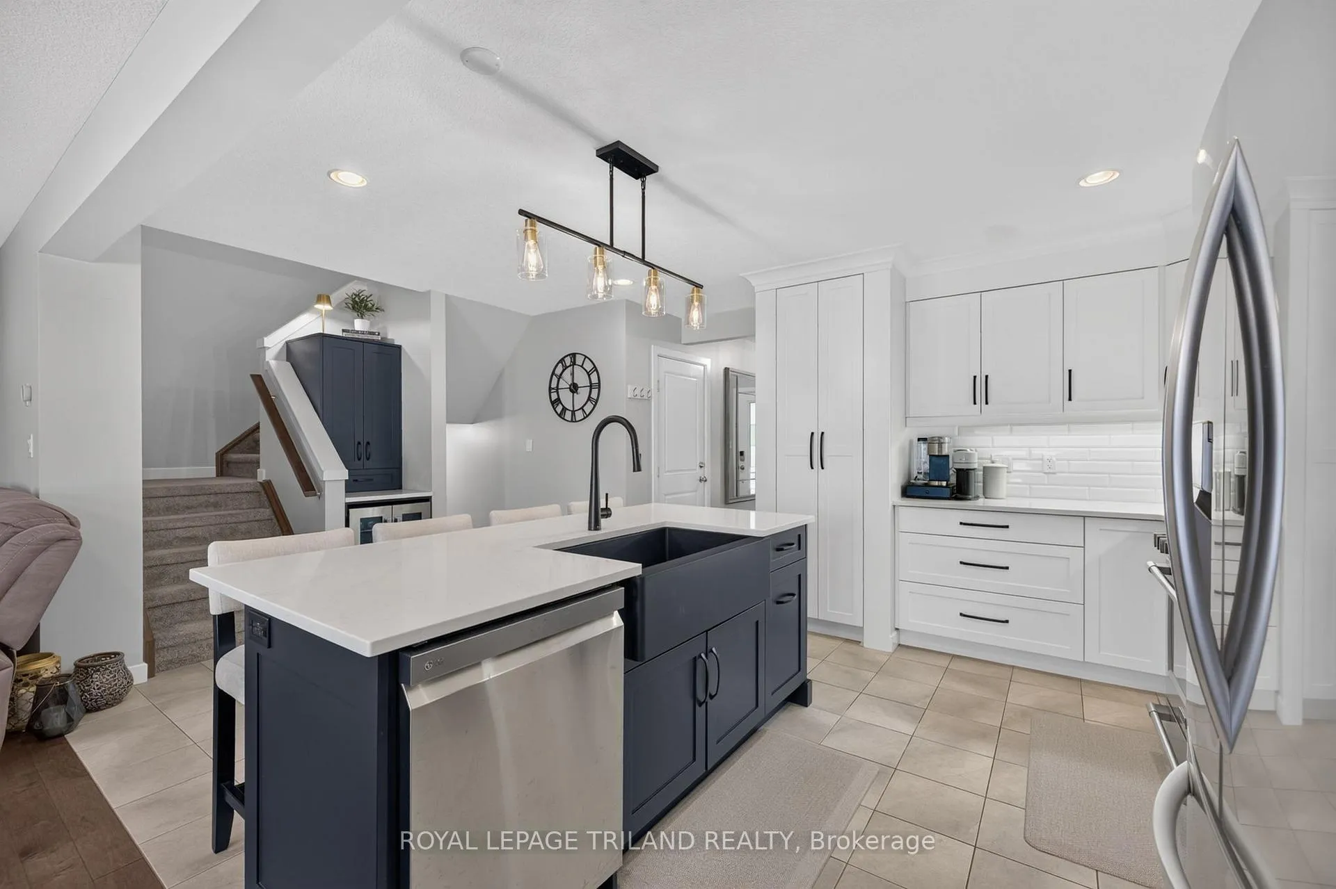 Photo 11 of 11 Empire Parkway, St. Thomas — HOMEH