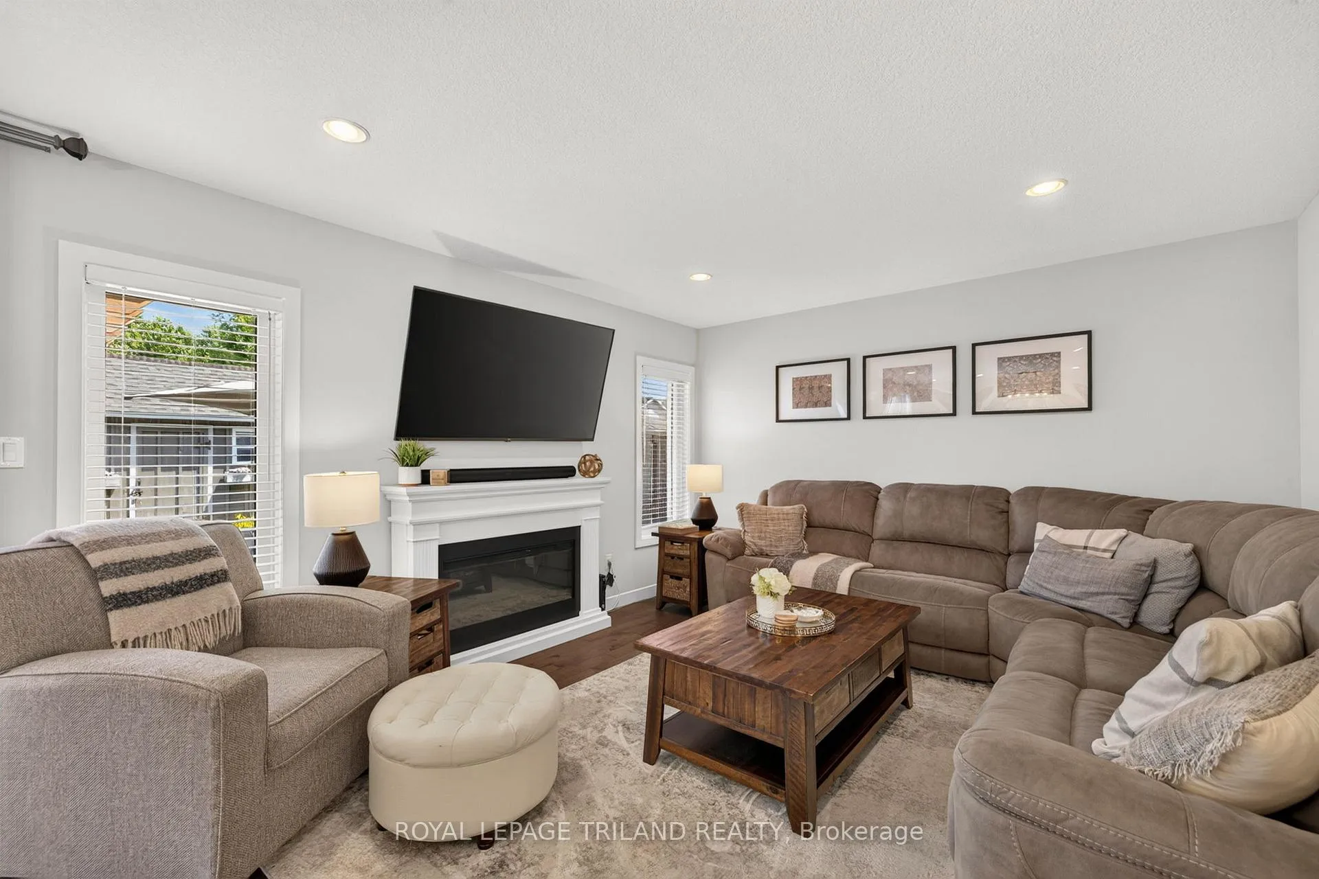 Photo 15 of 11 Empire Parkway, St. Thomas — HOMEH