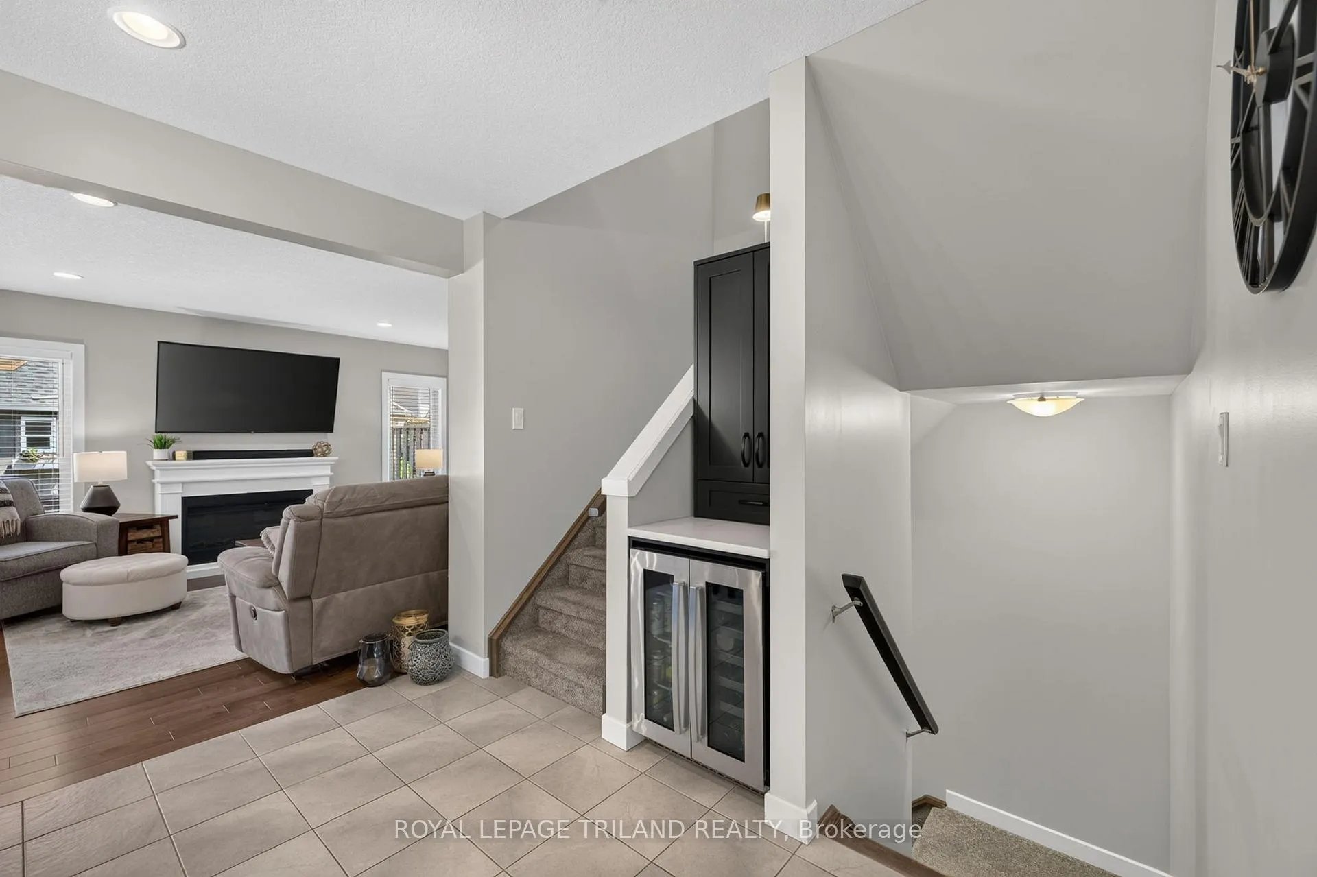 Photo 18 of 11 Empire Parkway, St. Thomas — HOMEH