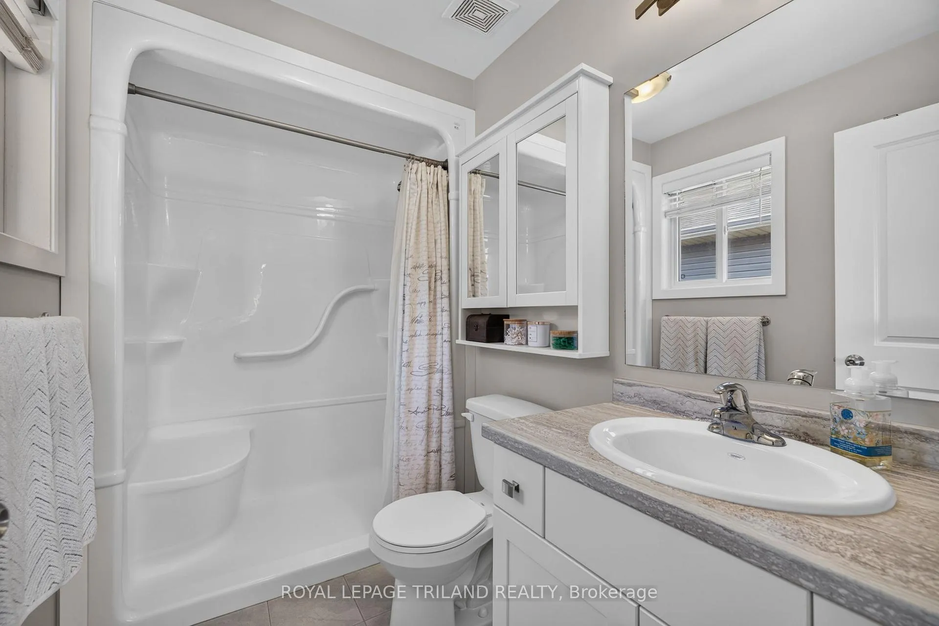Photo 22 of 11 Empire Parkway, St. Thomas — HOMEH
