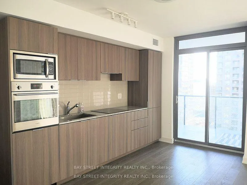 Photo 4 of Unit 1308, 11 Wellesley Street W, Toronto, Bay Street Corridor — HOMEH