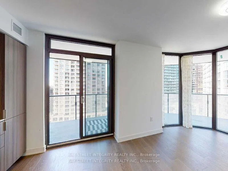 Photo 5 of Unit 1308, 11 Wellesley Street W, Toronto, Bay Street Corridor — HOMEH