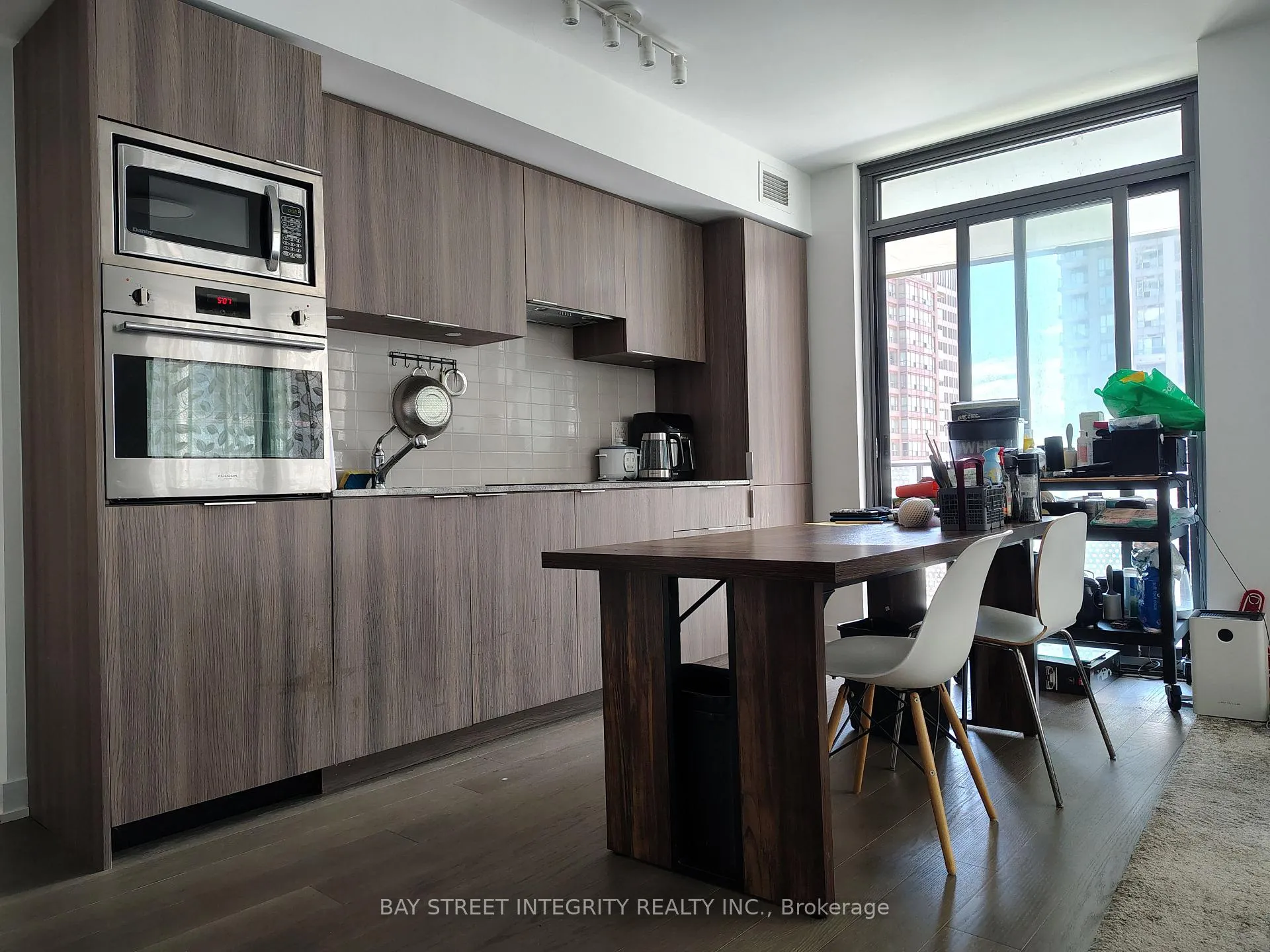 Photo 6 of Unit 1308, 11 Wellesley Street W, Toronto, Bay Street Corridor — HOMEH
