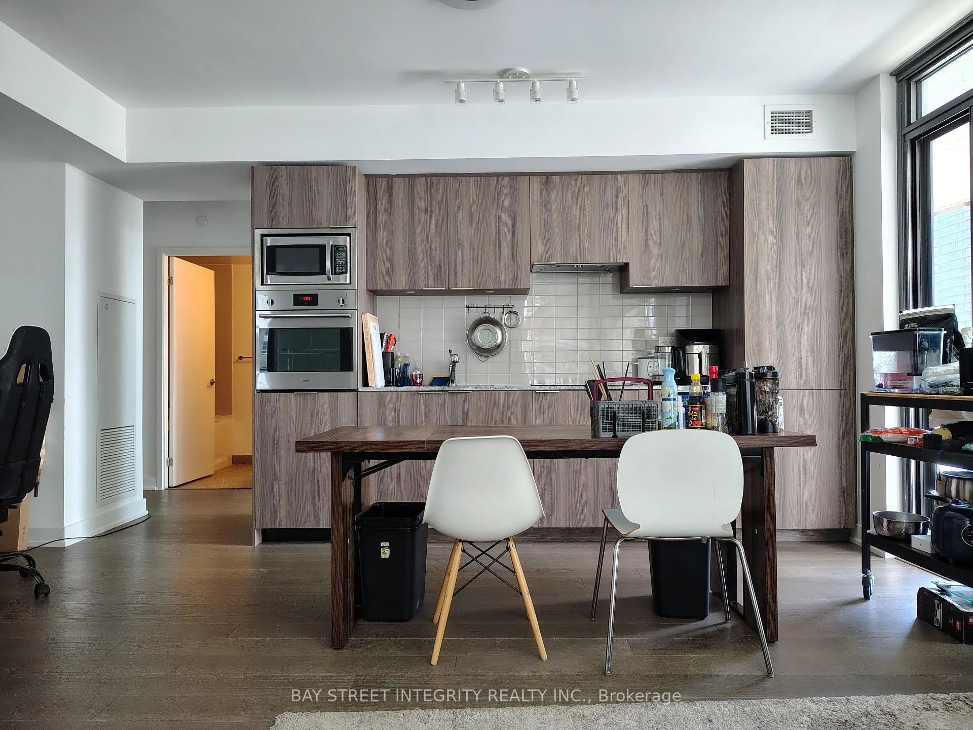 Photo 7 of Unit 1308, 11 Wellesley Street W, Toronto, Bay Street Corridor — HOMEH