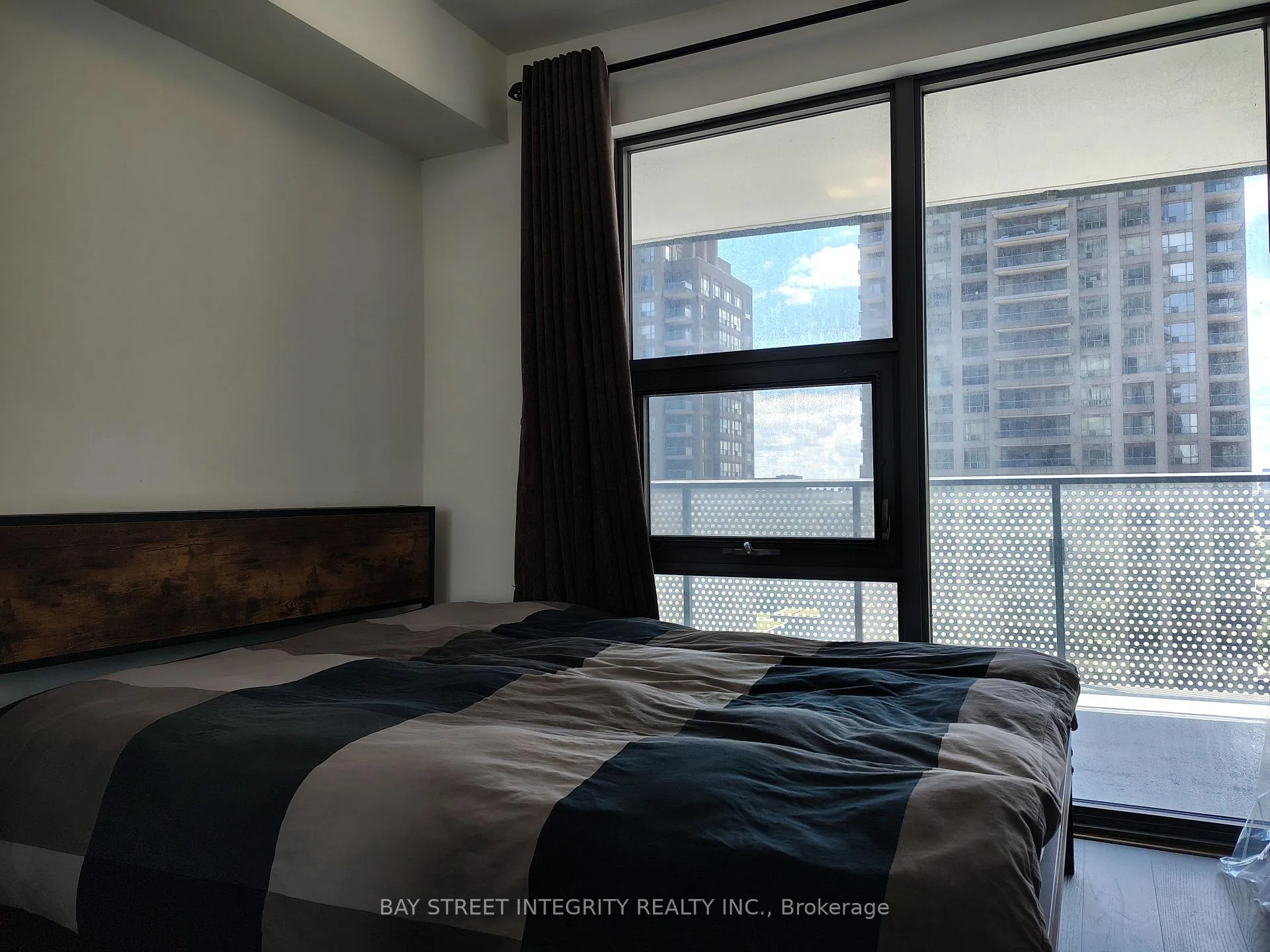 Photo 8 of Unit 1308, 11 Wellesley Street W, Toronto, Bay Street Corridor — HOMEH