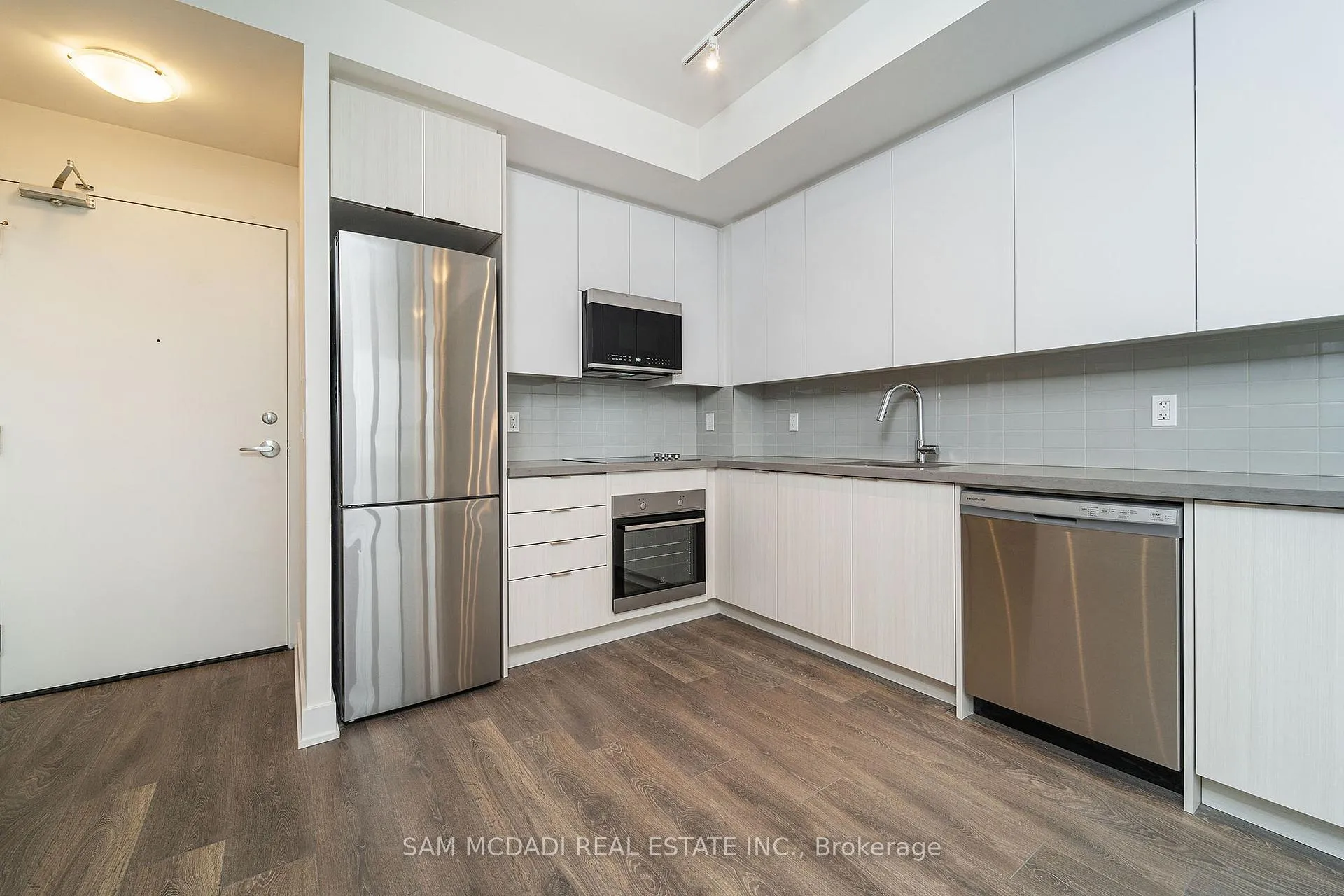Photo 5 of Unit 1102, 297 Oak Walk Drive, Oakville, River Oaks — HOMEH
