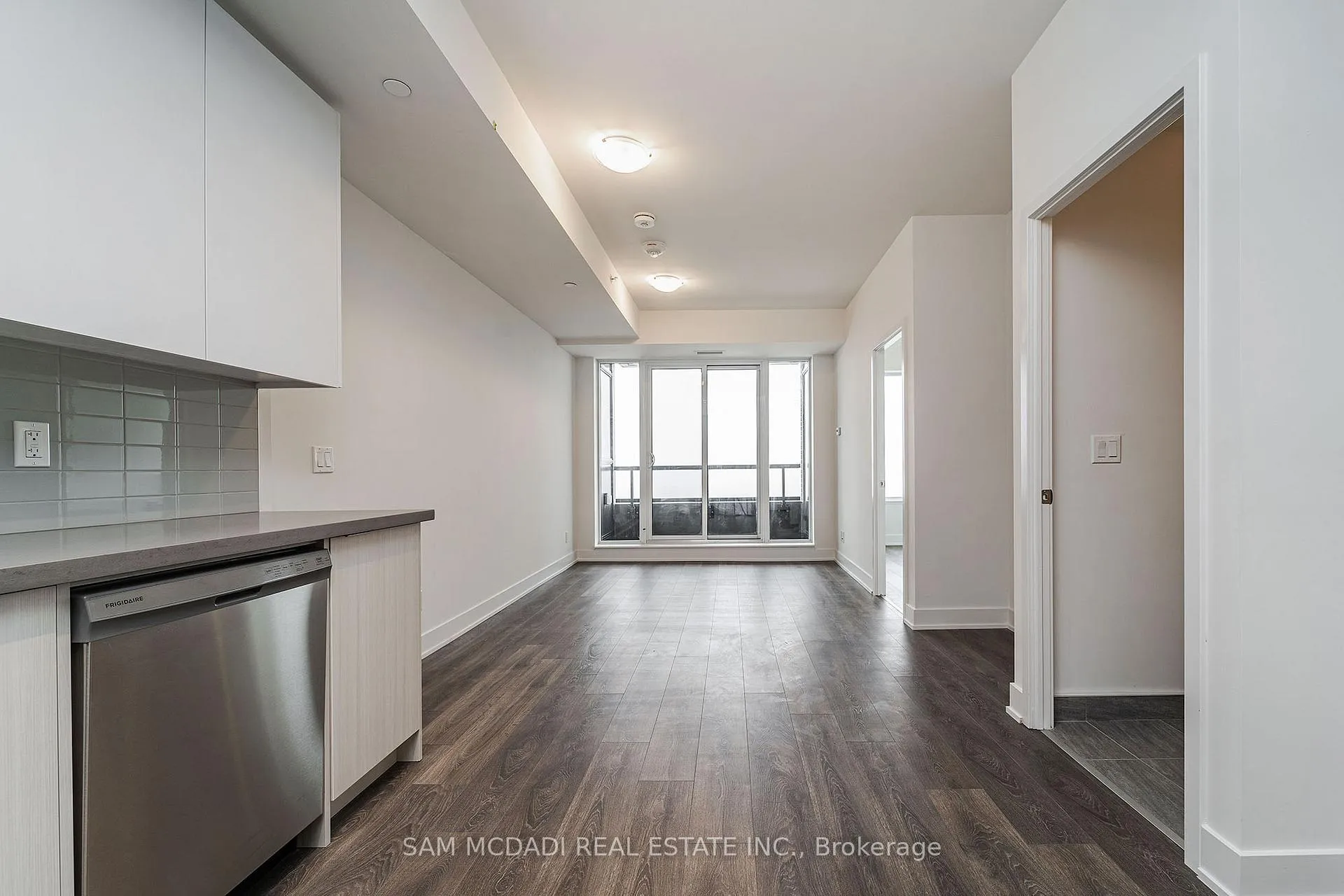 Photo 8 of Unit 1102, 297 Oak Walk Drive, Oakville, River Oaks — HOMEH