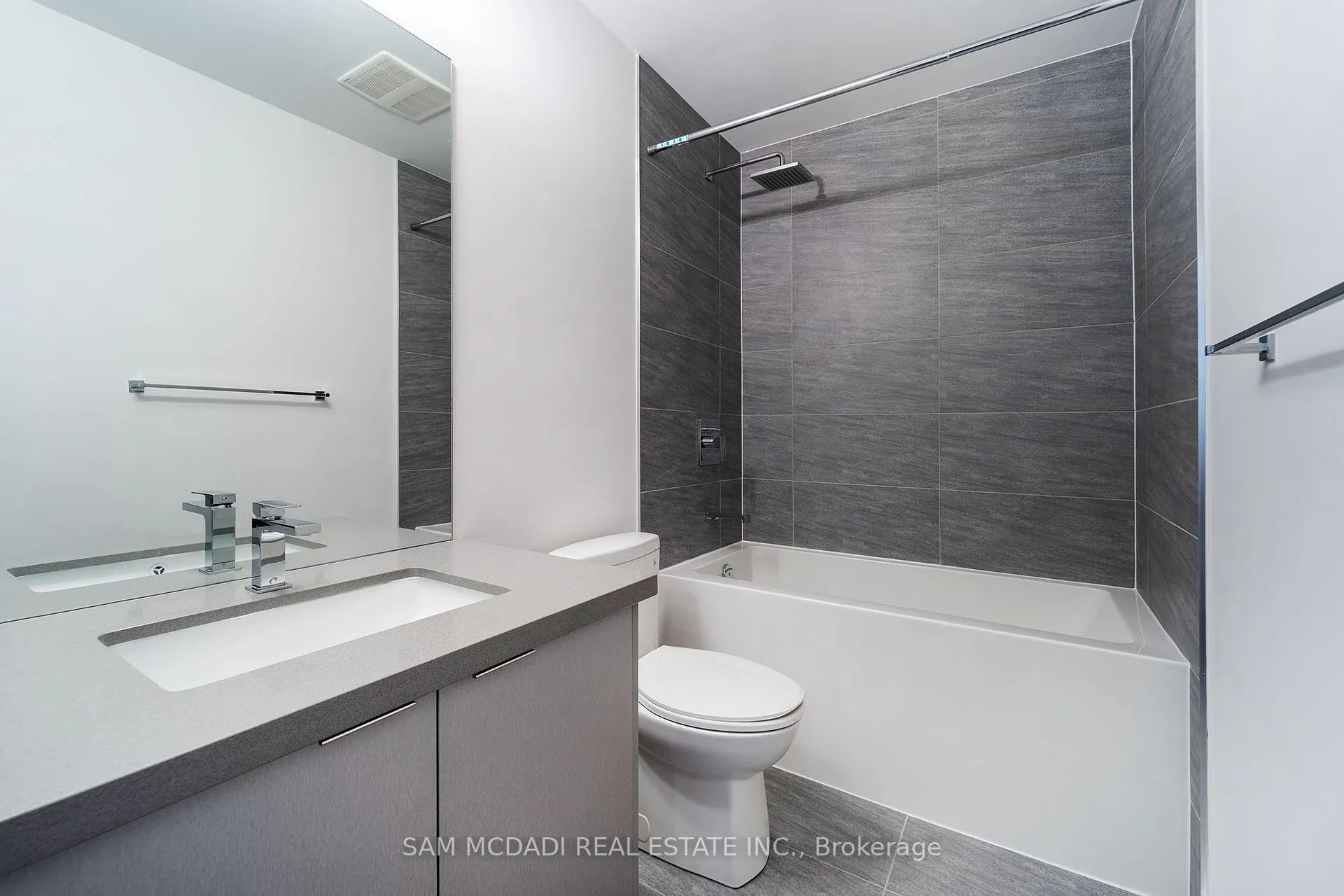Photo 9 of Unit 1102, 297 Oak Walk Drive, Oakville, River Oaks — HOMEH