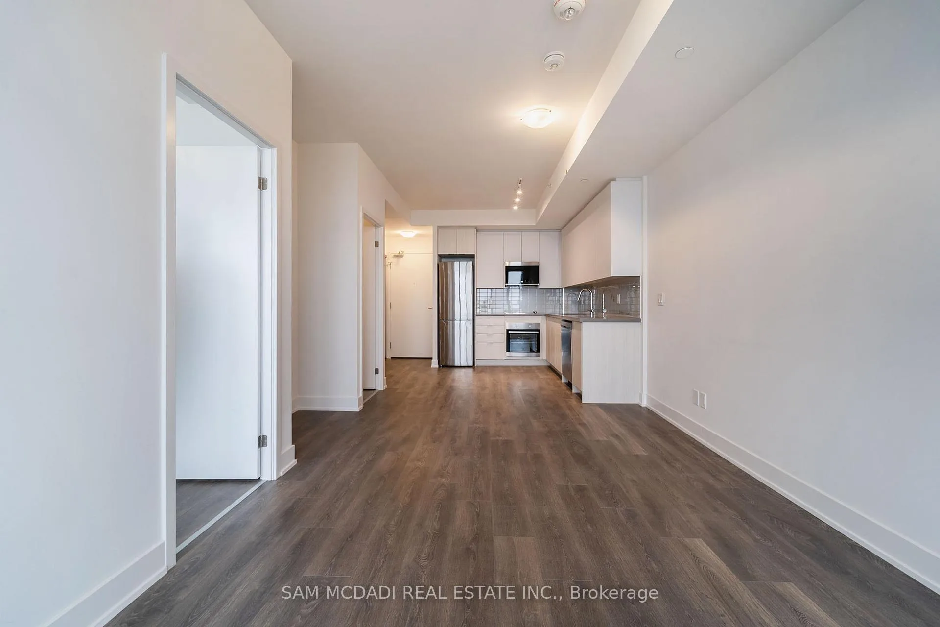 Photo 10 of Unit 1102, 297 Oak Walk Drive, Oakville, River Oaks — HOMEH