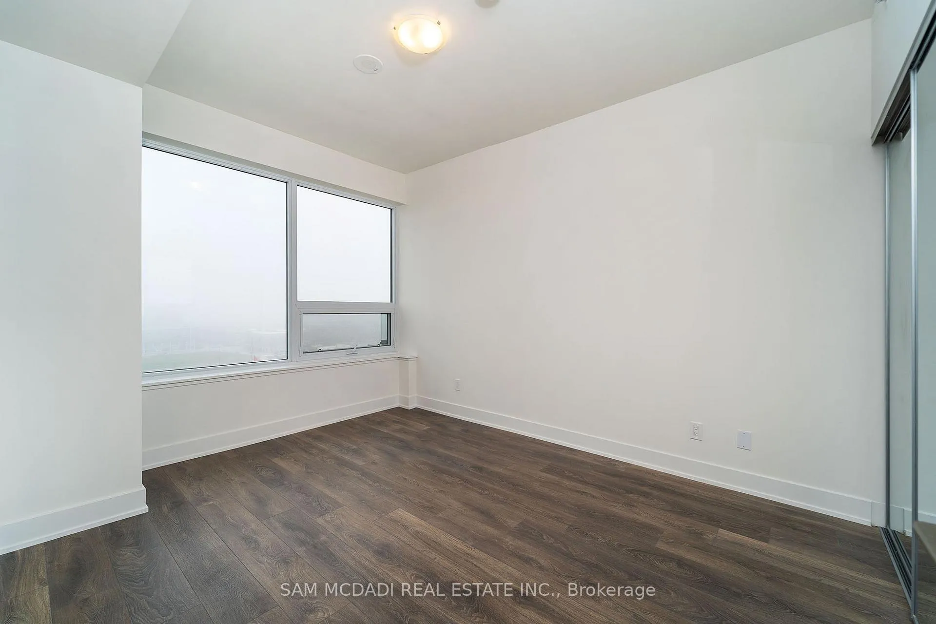 Photo 16 of Unit 1102, 297 Oak Walk Drive, Oakville, River Oaks — HOMEH