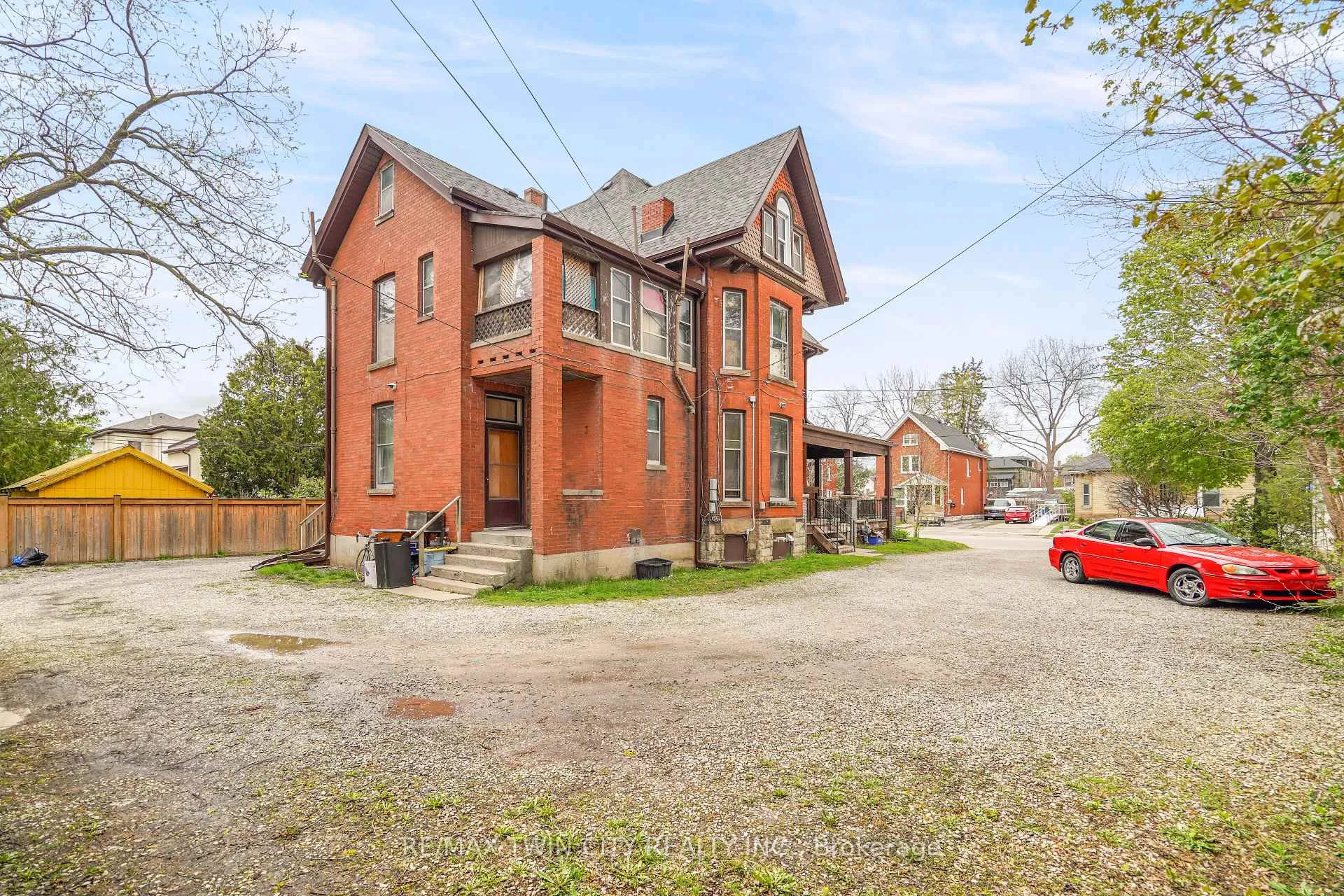 Photo 11 of 171 Nelson Street, Brantford, Downtown Core — HOMEH