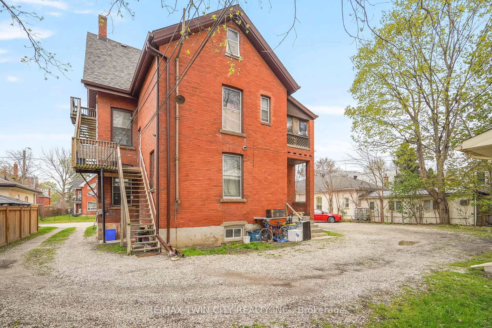 Photo 12 of 171 Nelson Street, Brantford, Downtown Core — HOMEH