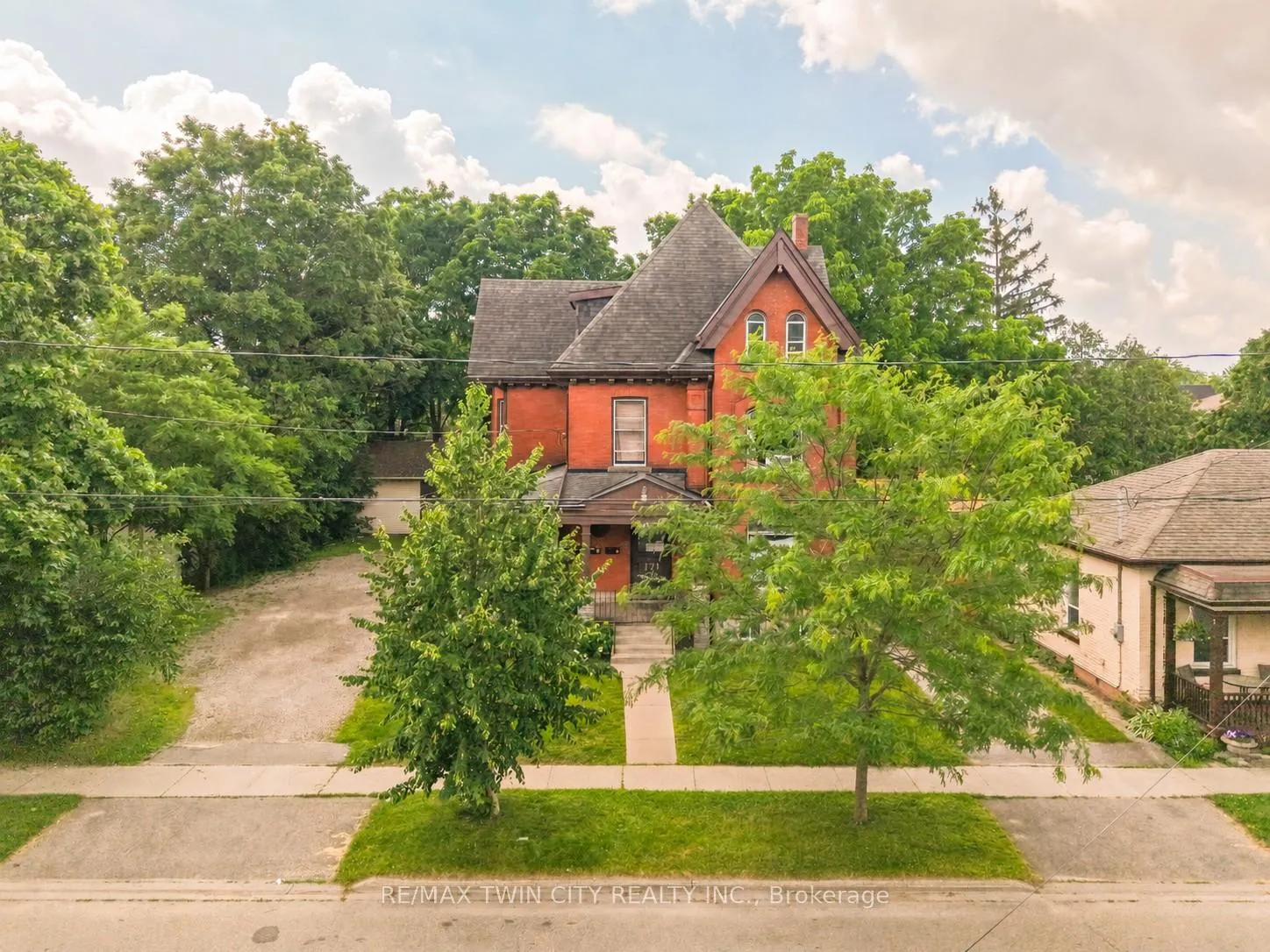 Photo 39 of 171 Nelson Street, Brantford, Downtown Core — HOMEH