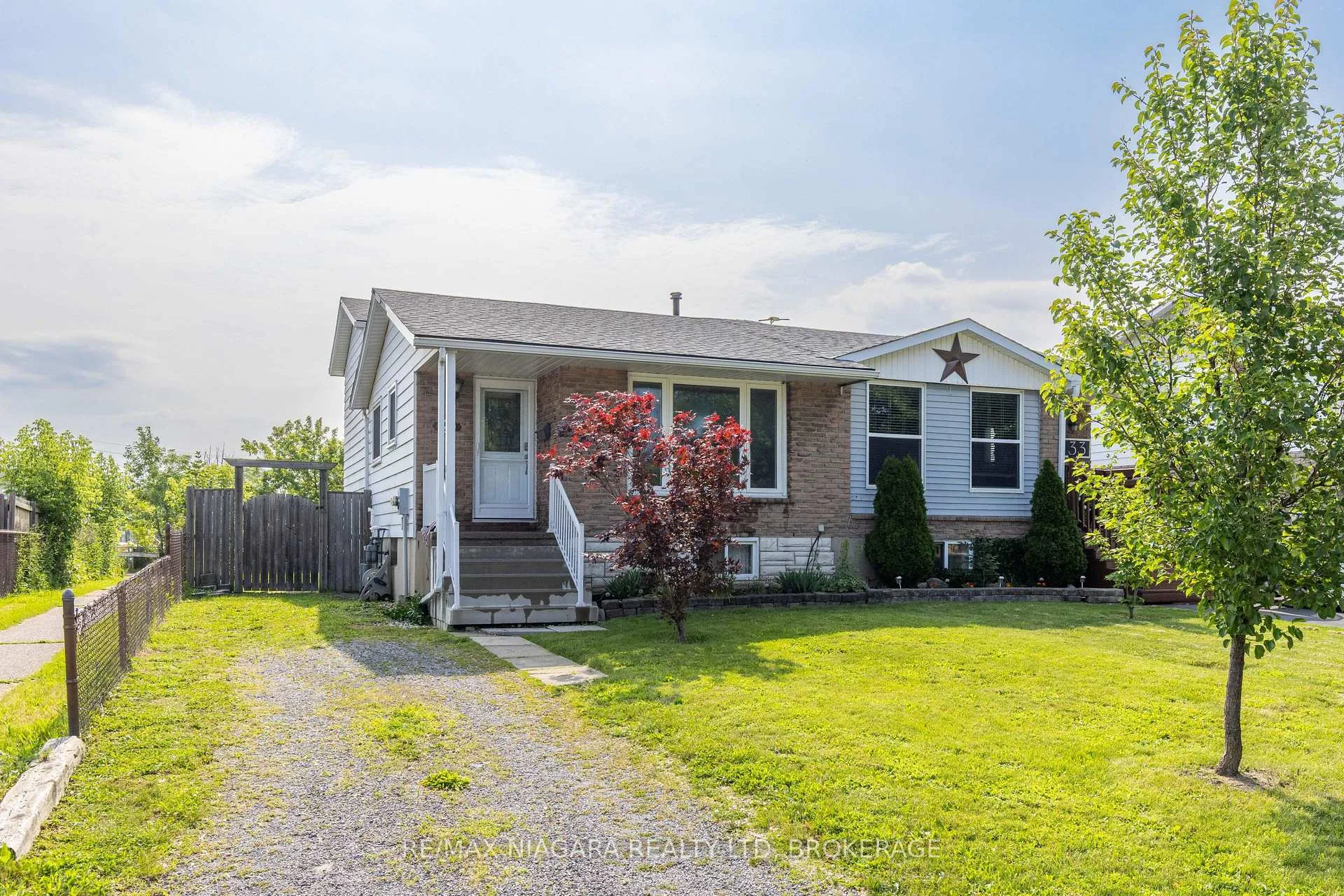 Photo 1 of 31 Canterbury Drive, St. Catharines, Oakdale — HOMEH