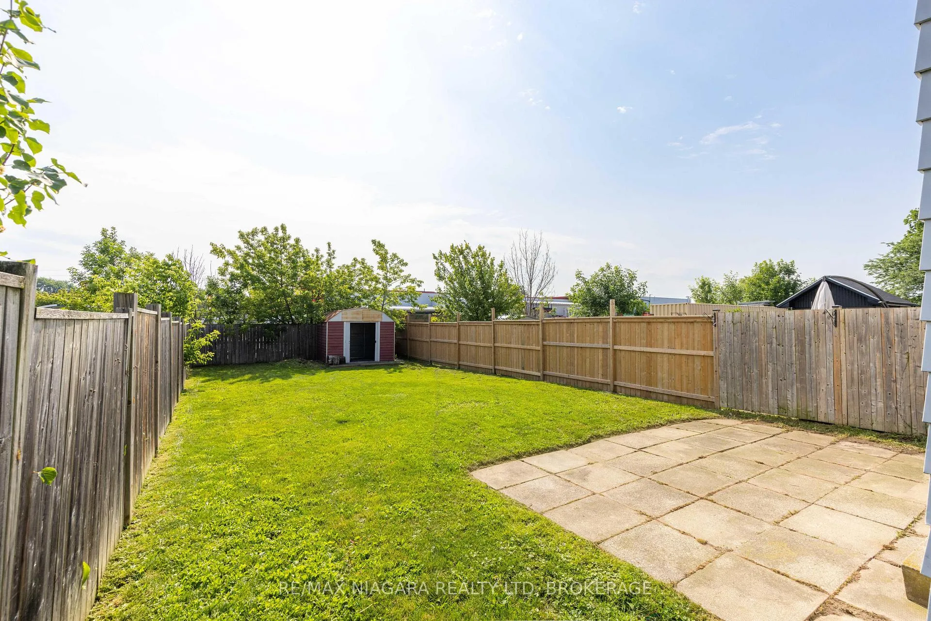 Photo 19 of 31 Canterbury Drive, St. Catharines, Oakdale — HOMEH