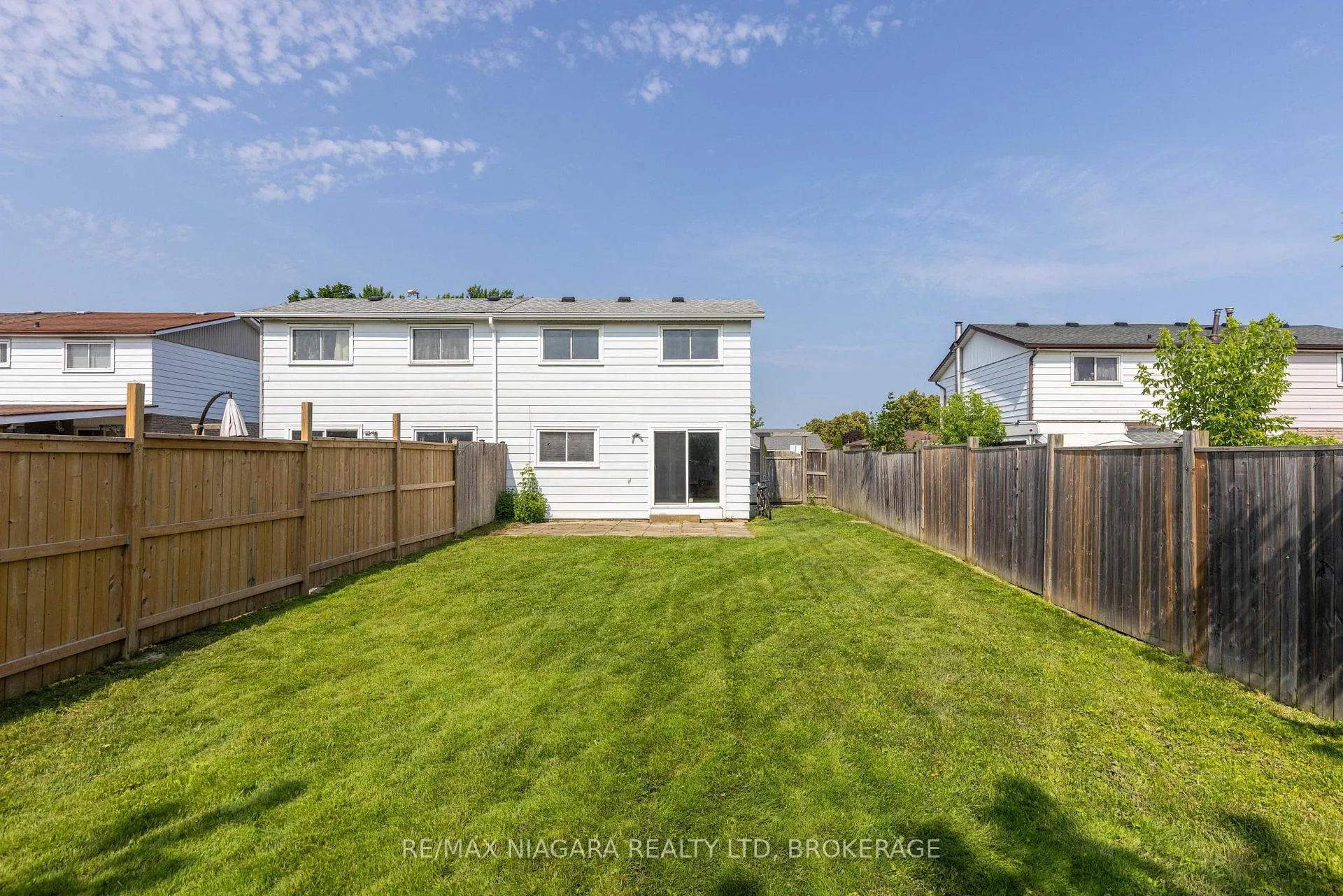 Photo 21 of 31 Canterbury Drive, St. Catharines, Oakdale — HOMEH