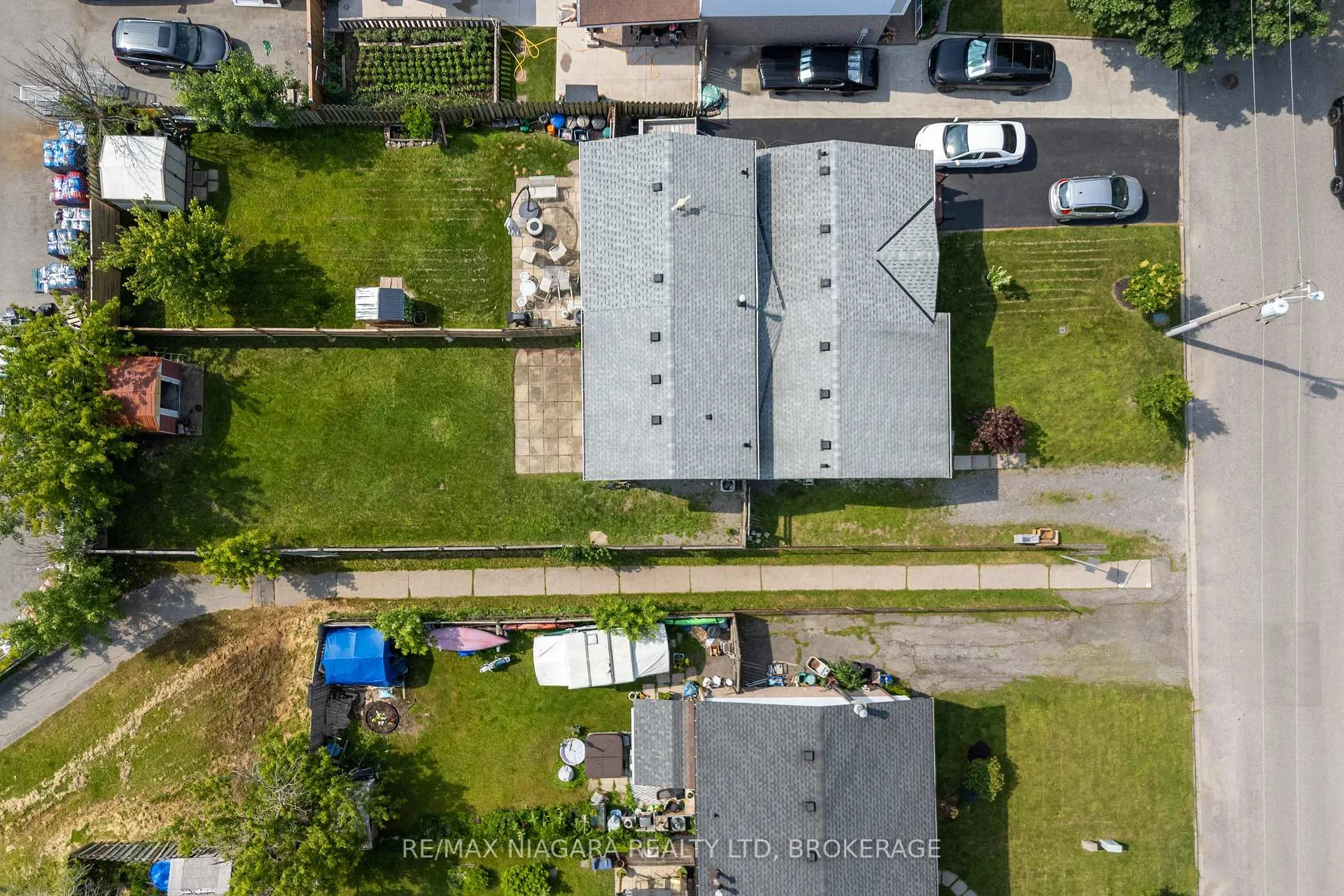 Photo 22 of 31 Canterbury Drive, St. Catharines, Oakdale — HOMEH