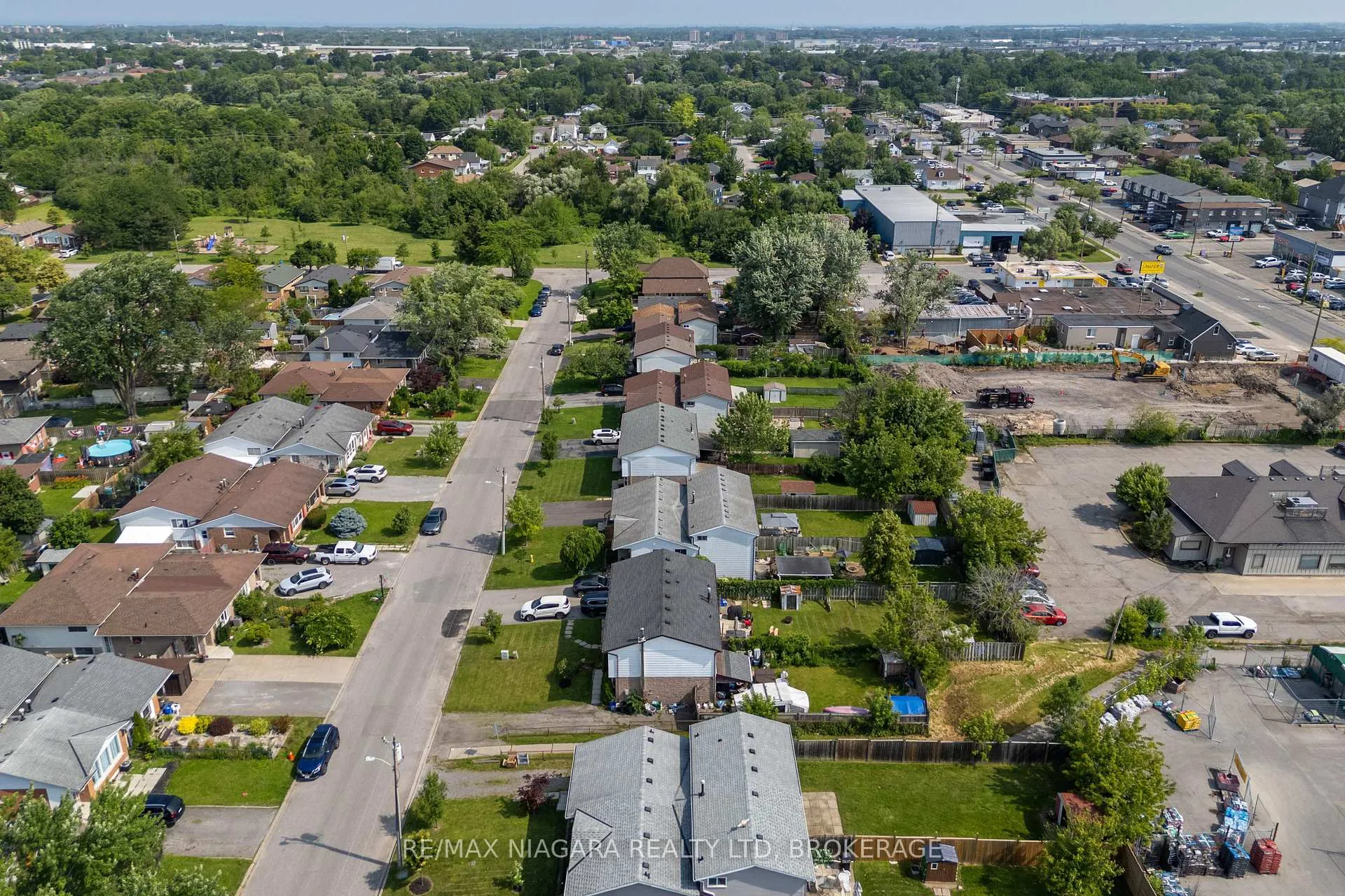 Photo 25 of 31 Canterbury Drive, St. Catharines, Oakdale — HOMEH