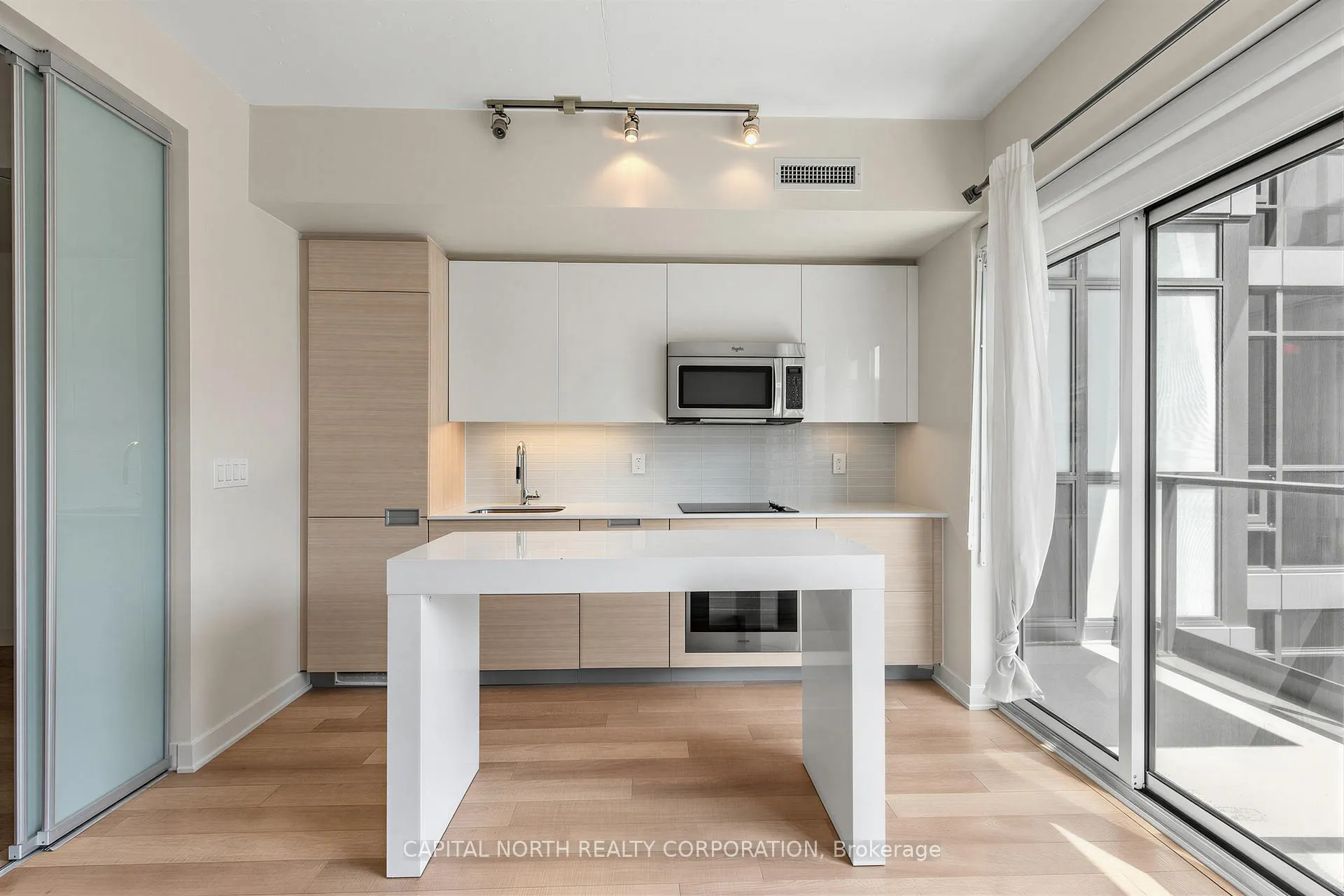 Photo 5 of Unit 1502, 210 Simcoe Street, Toronto, Kensington-Chinatown — HOMEH