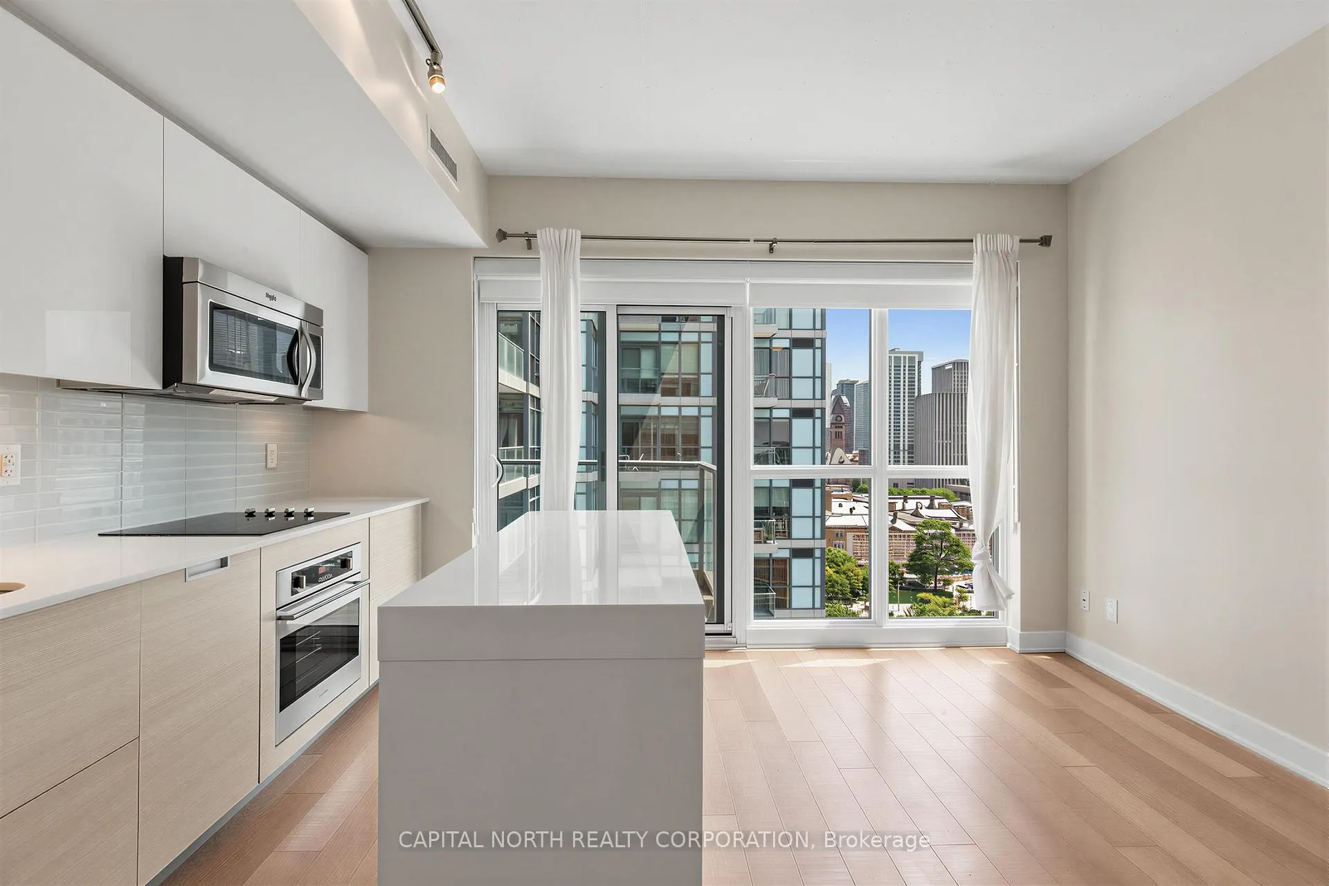 Photo 7 of Unit 1502, 210 Simcoe Street, Toronto, Kensington-Chinatown — HOMEH