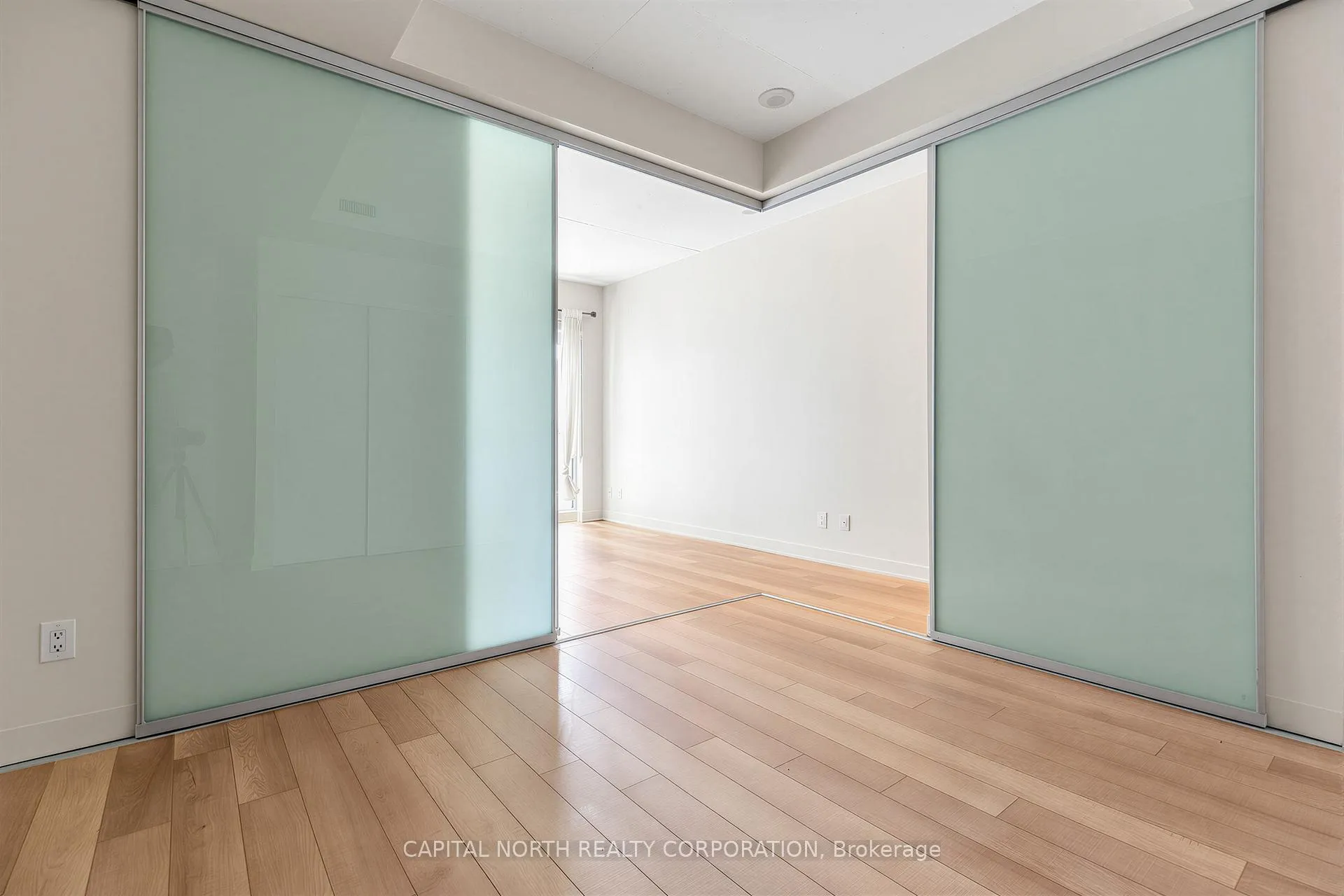 Photo 9 of Unit 1502, 210 Simcoe Street, Toronto, Kensington-Chinatown — HOMEH
