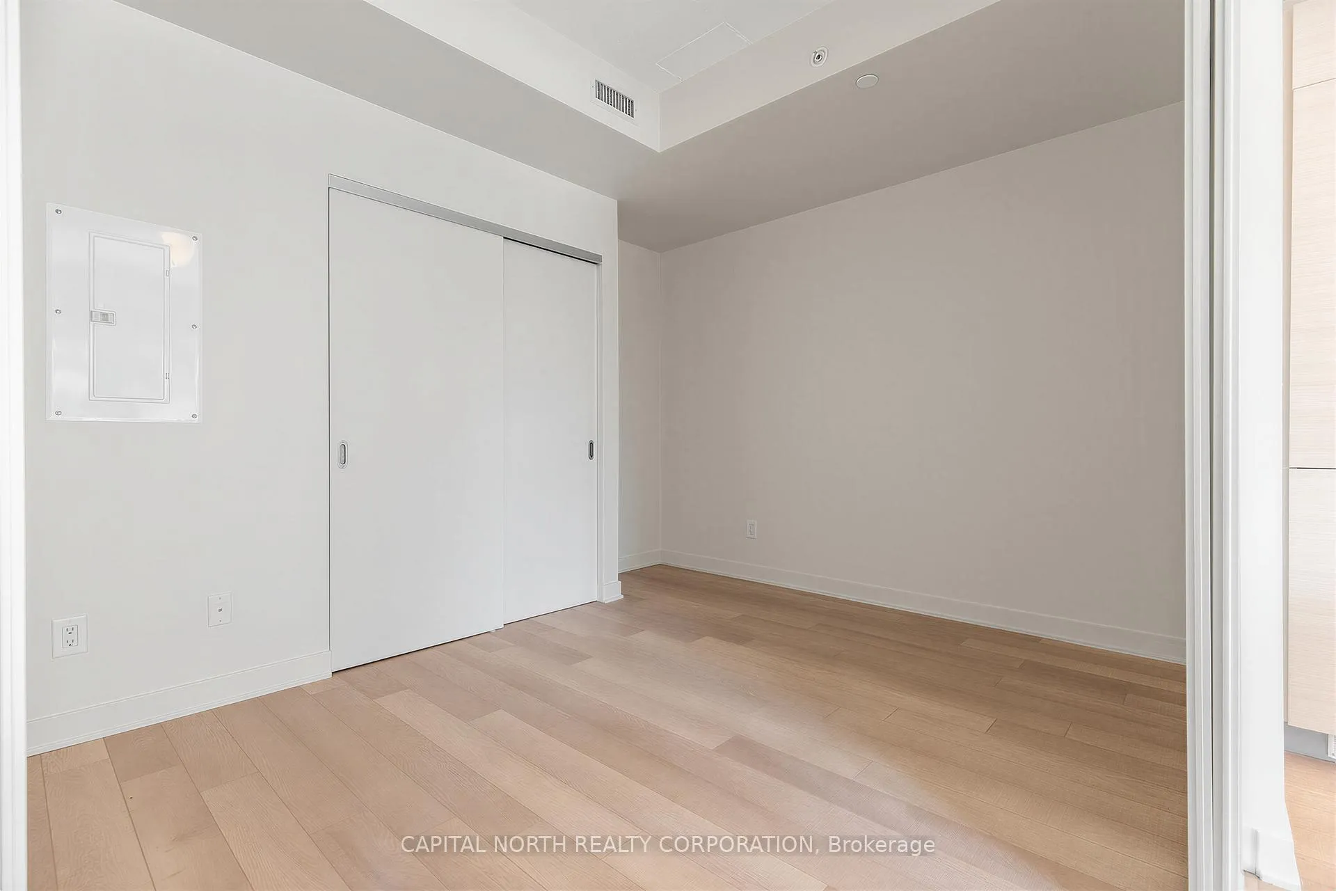 Photo 10 of Unit 1502, 210 Simcoe Street, Toronto, Kensington-Chinatown — HOMEH