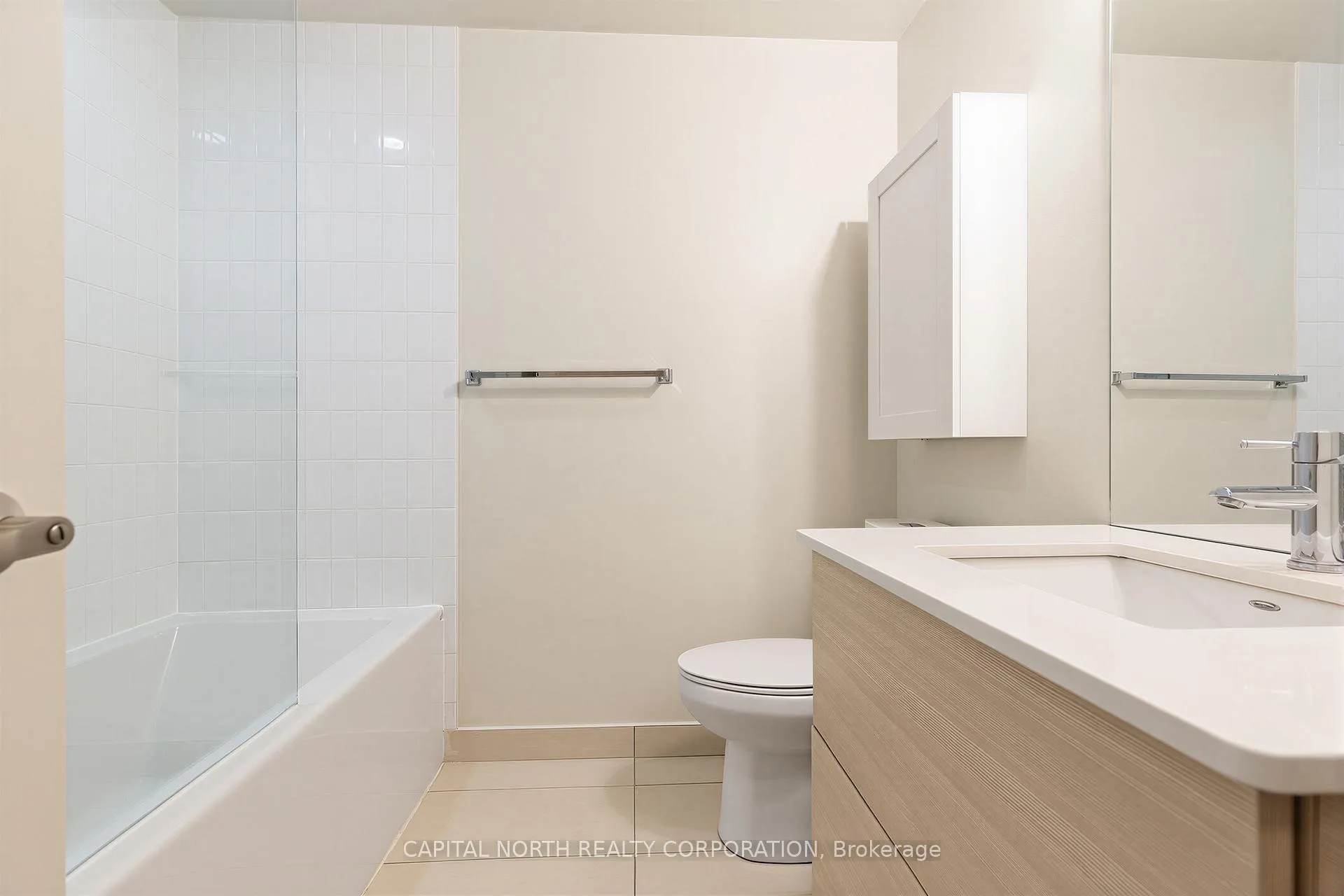 Photo 11 of Unit 1502, 210 Simcoe Street, Toronto, Kensington-Chinatown — HOMEH