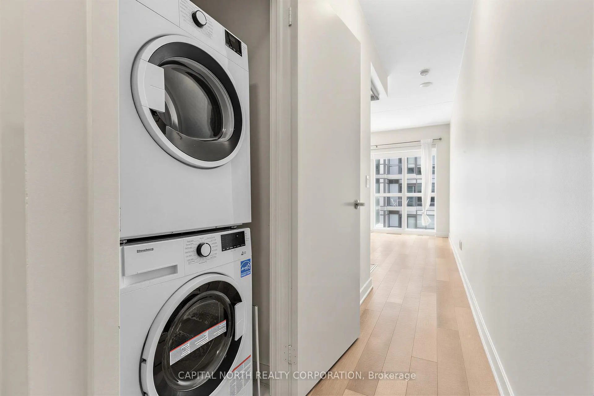 Photo 12 of Unit 1502, 210 Simcoe Street, Toronto, Kensington-Chinatown — HOMEH