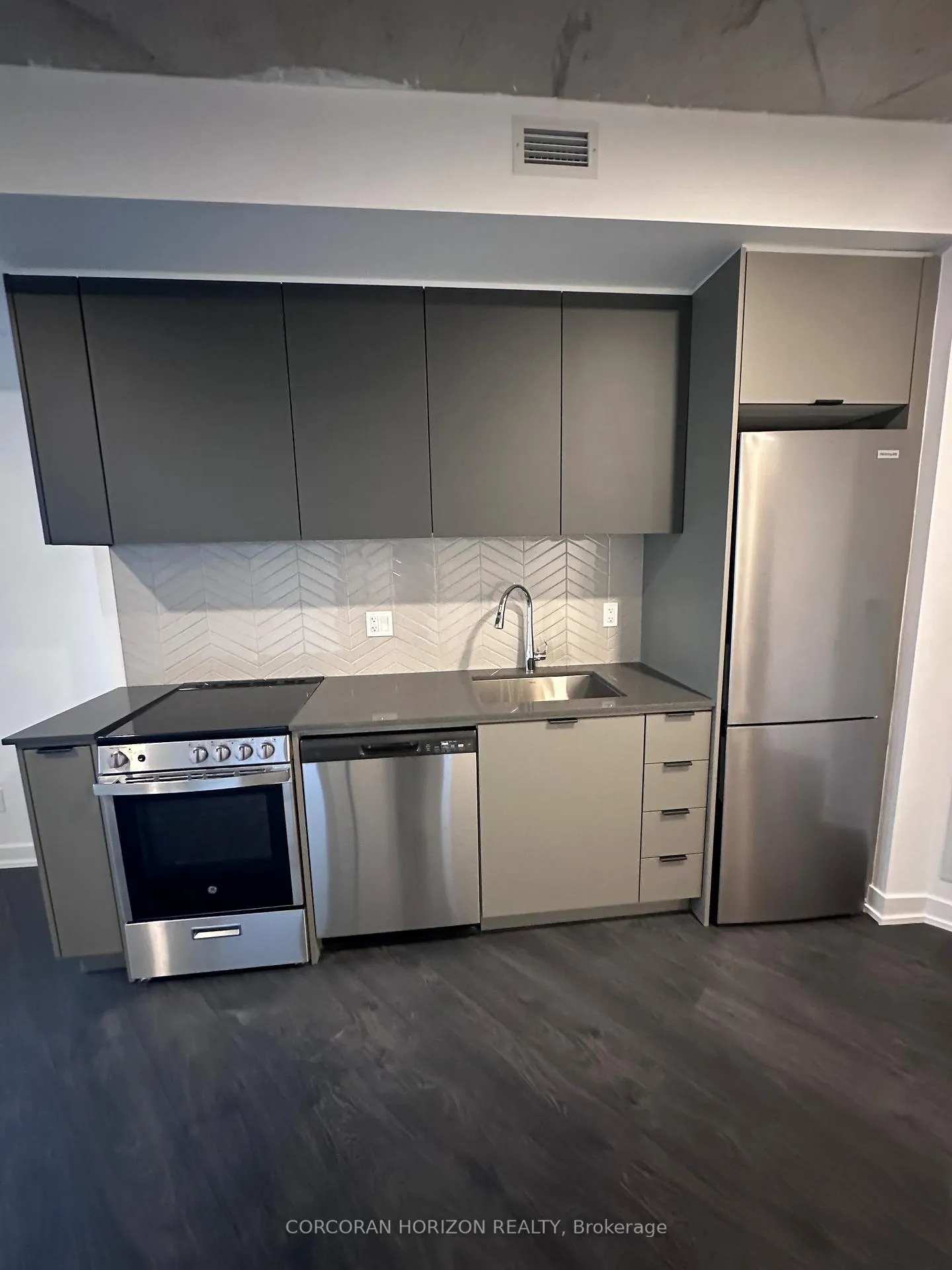 Photo 6 of Unit 417, 57 Brock Avenue, Toronto, Roncesvalles — HOMEH