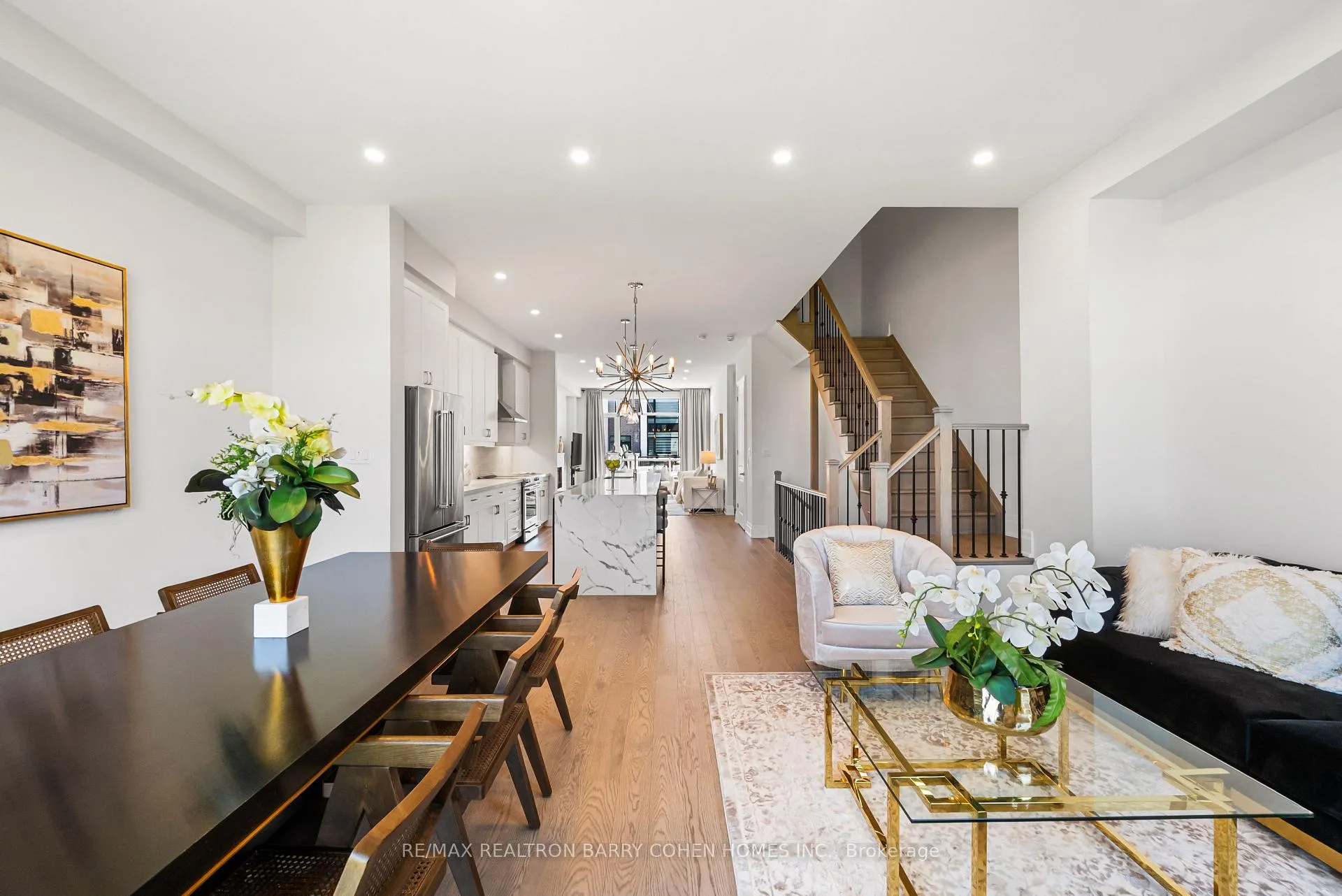 Photo 4 of 8 Heriot Place, Vaughan, Patterson — HOMEH