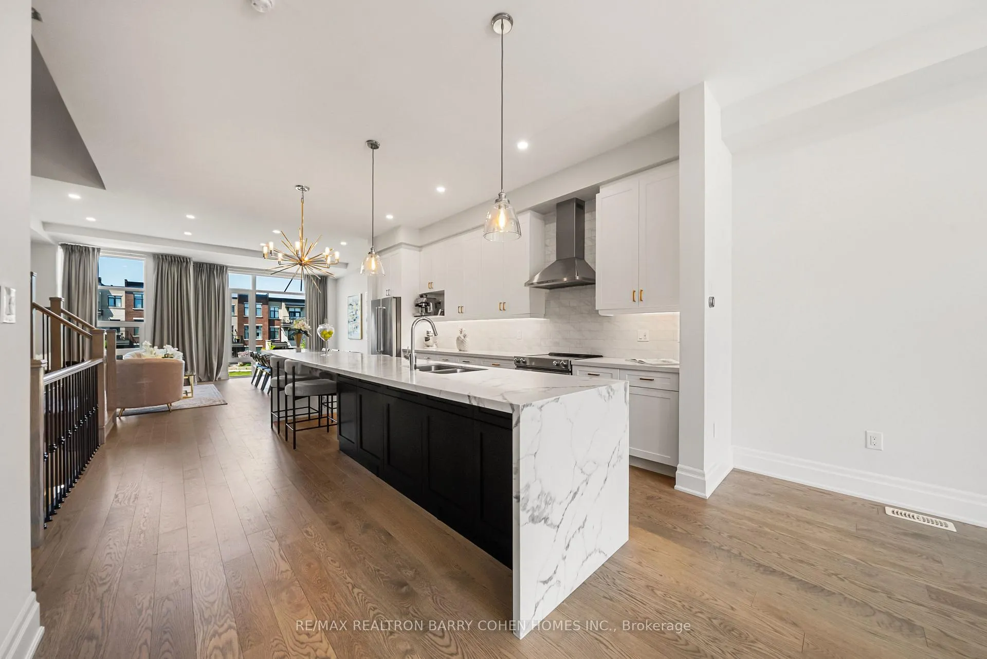 Photo 12 of 8 Heriot Place, Vaughan, Patterson — HOMEH