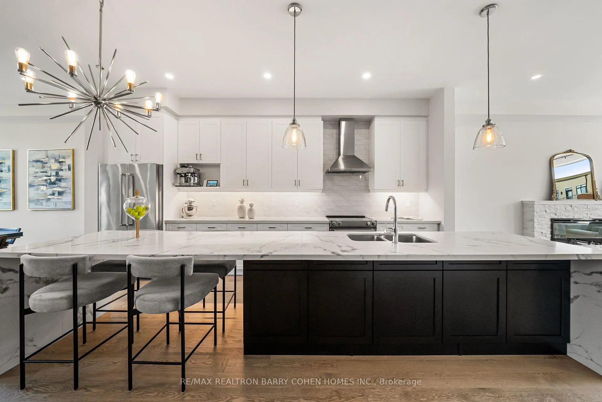 Photo 13 of 8 Heriot Place, Vaughan, Patterson — HOMEH