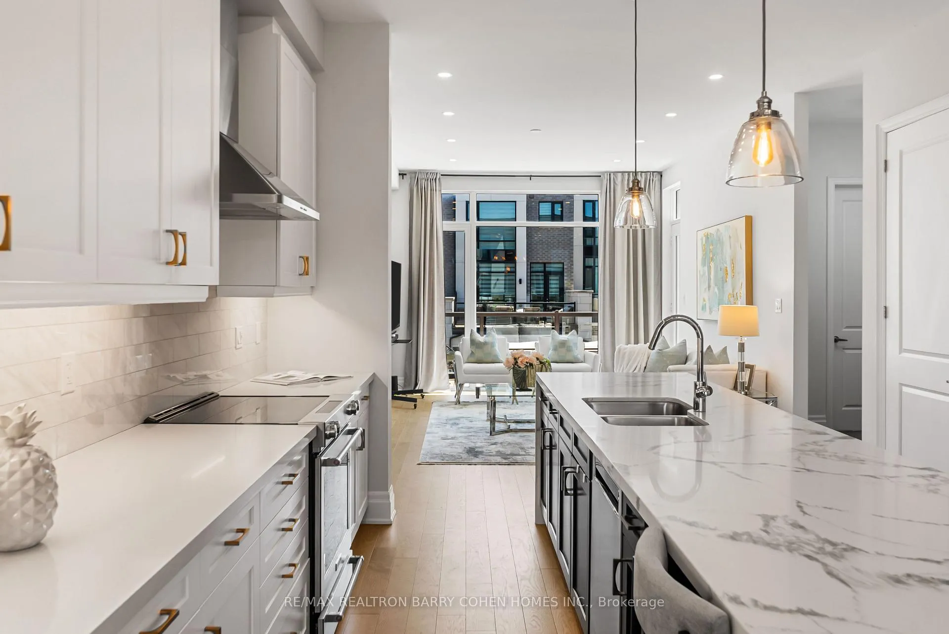 Photo 17 of 8 Heriot Place, Vaughan, Patterson — HOMEH