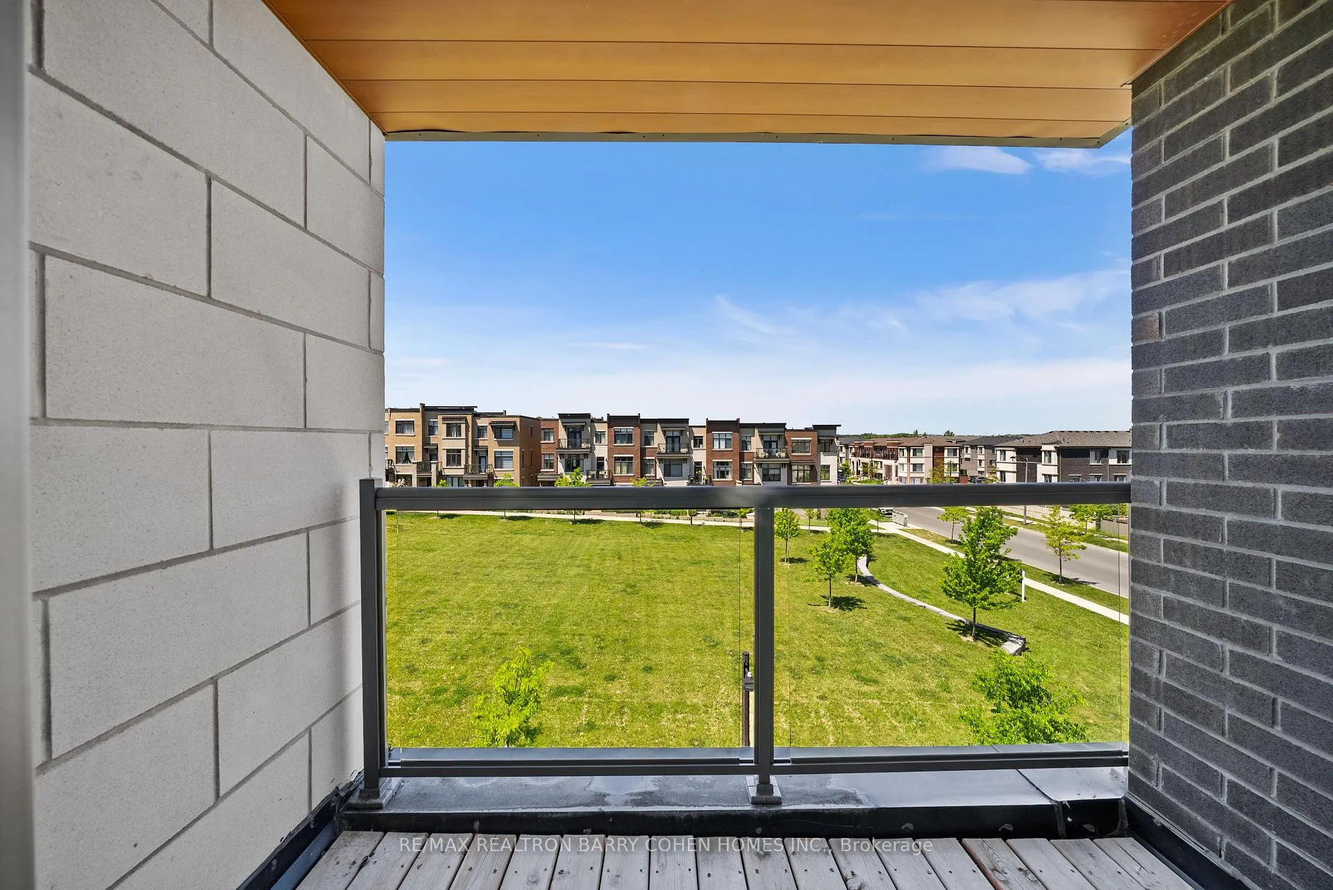 Photo 32 of 8 Heriot Place, Vaughan, Patterson — HOMEH