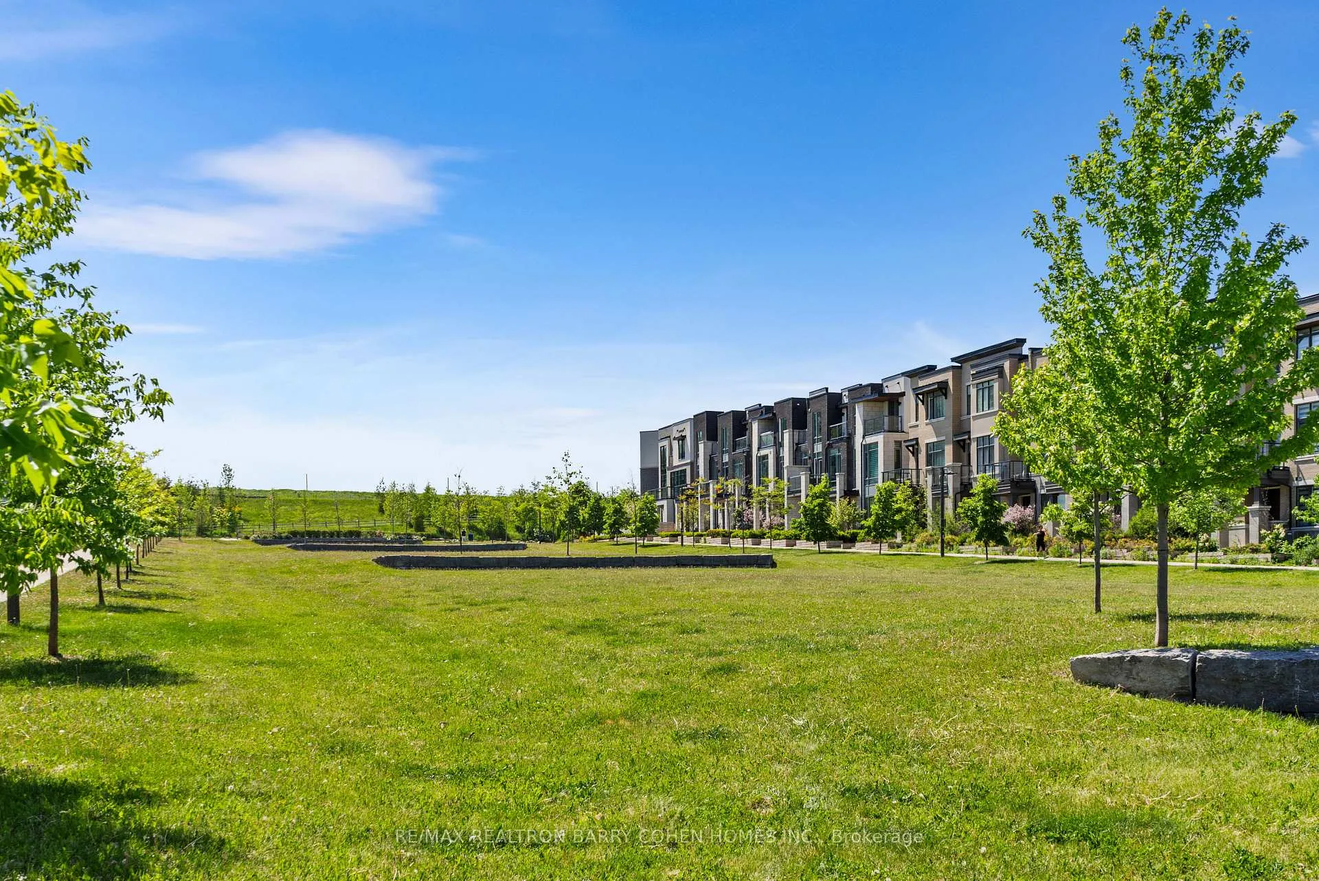 Photo 39 of 8 Heriot Place, Vaughan, Patterson — HOMEH