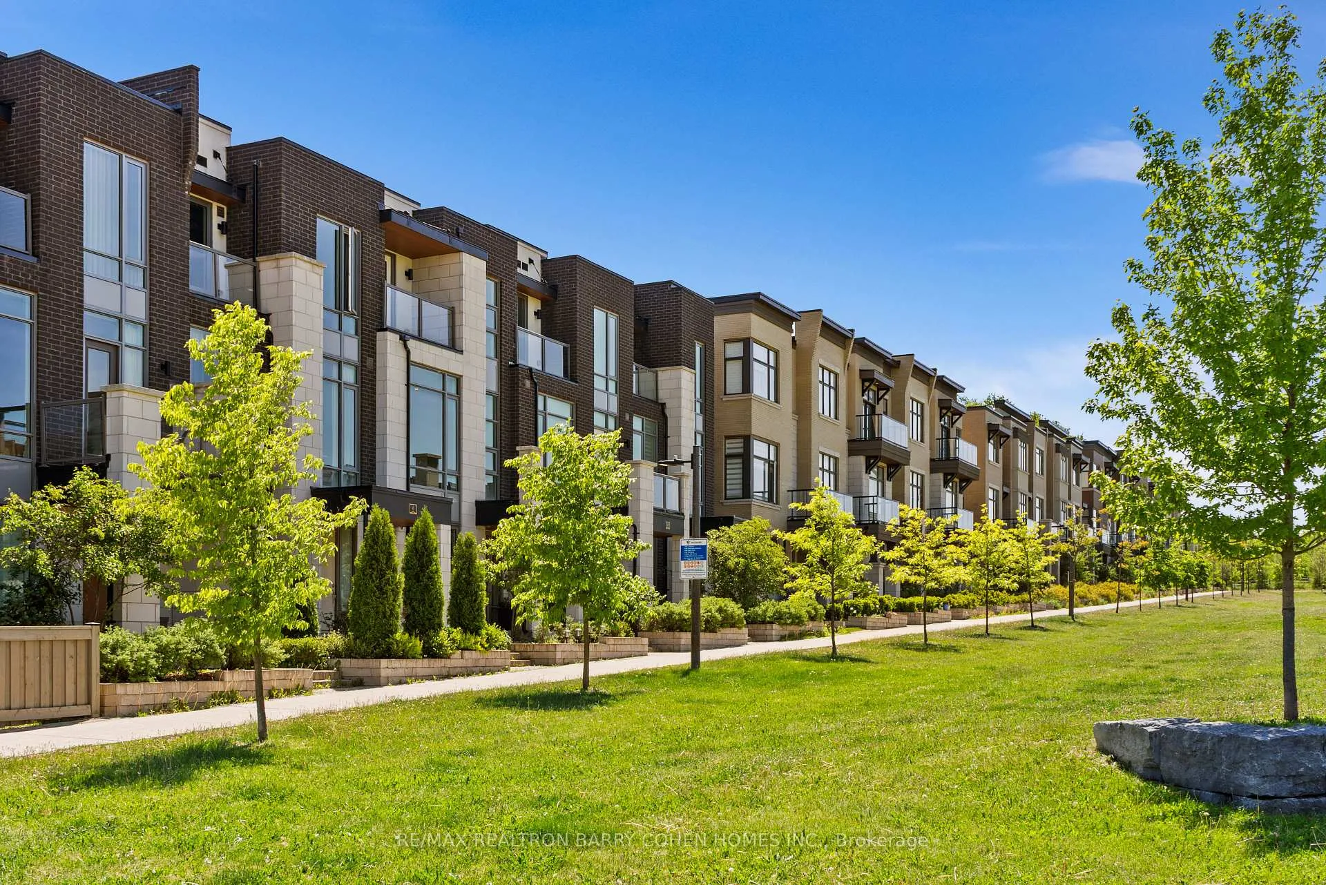 Photo 40 of 8 Heriot Place, Vaughan, Patterson — HOMEH
