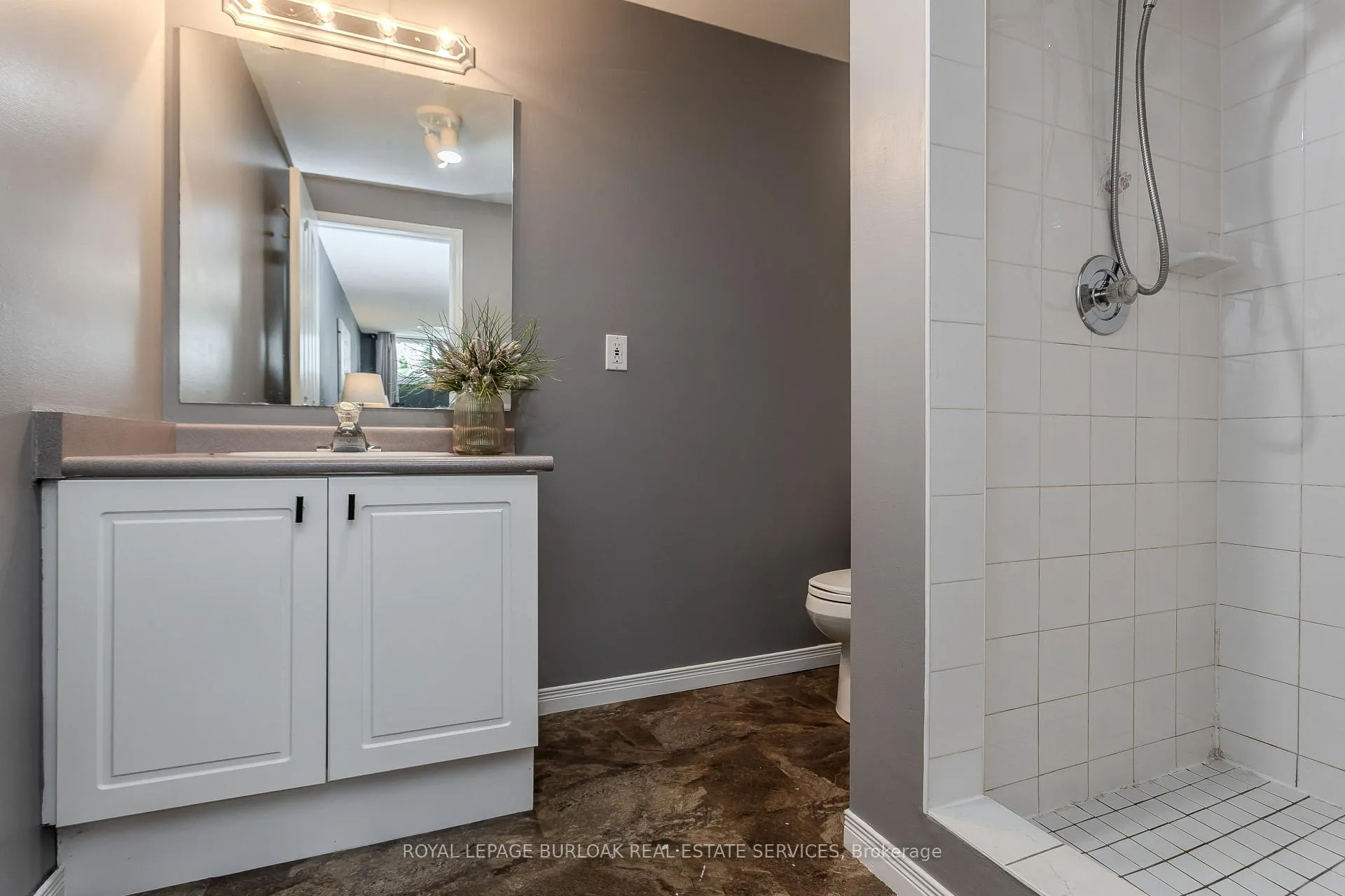 Photo 24 of 23 Annapolis Way, Hamilton, Butler — HOMEH