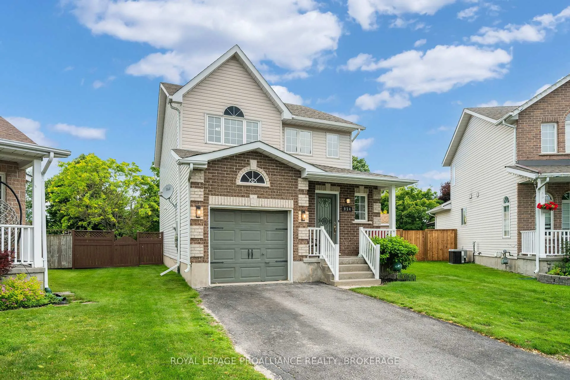 Photo 3 of 954 Rainbow Crescent, Kingston, Kingston East (Incl Barret Crt) — HOMEH