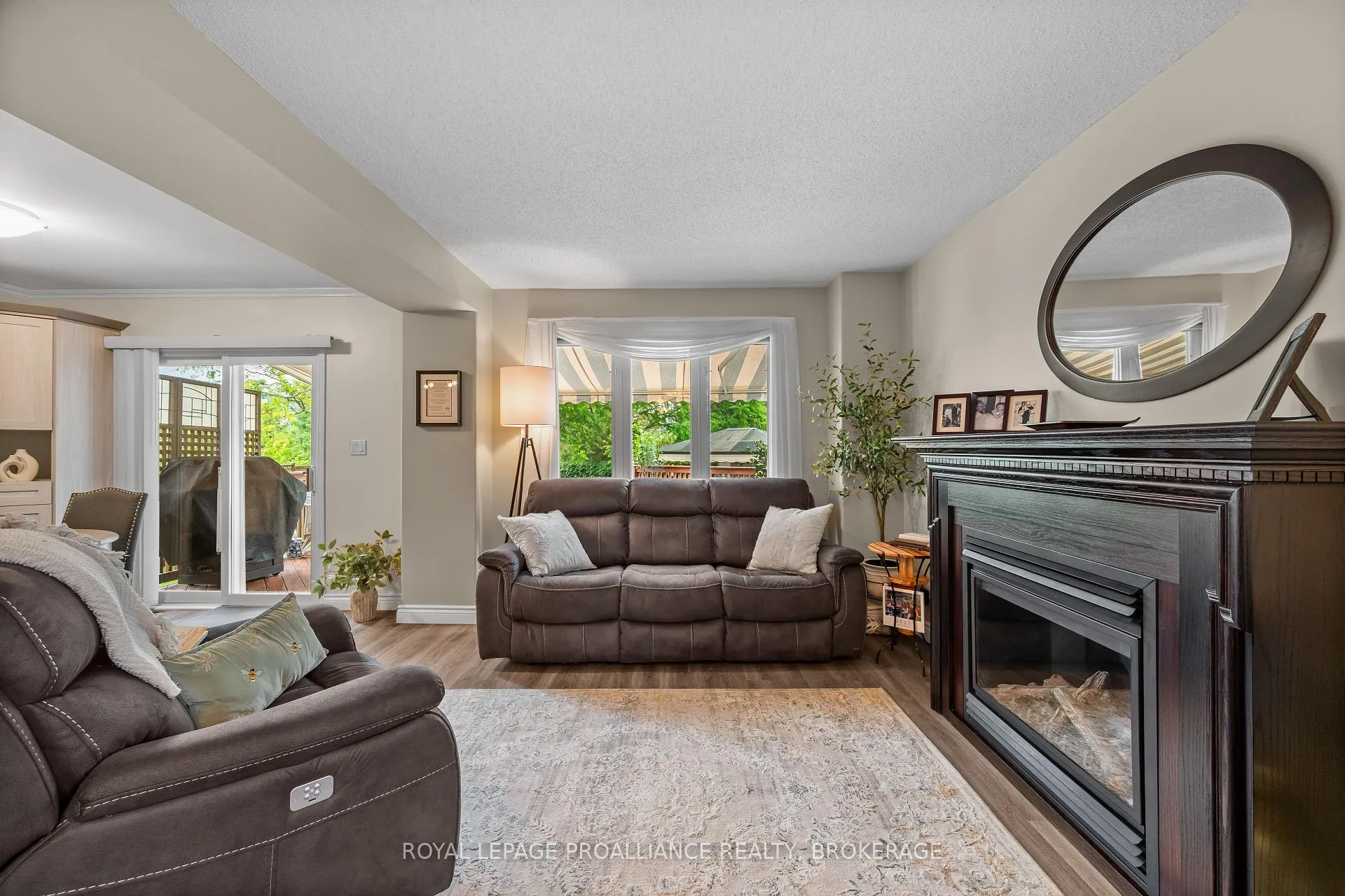 Photo 9 of 954 Rainbow Crescent, Kingston, Kingston East (Incl Barret Crt) — HOMEH