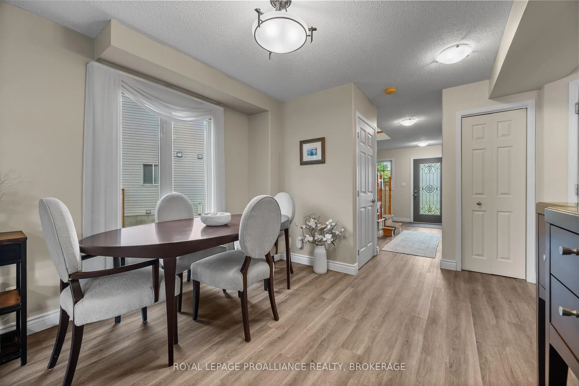Photo 10 of 954 Rainbow Crescent, Kingston, Kingston East (Incl Barret Crt) — HOMEH