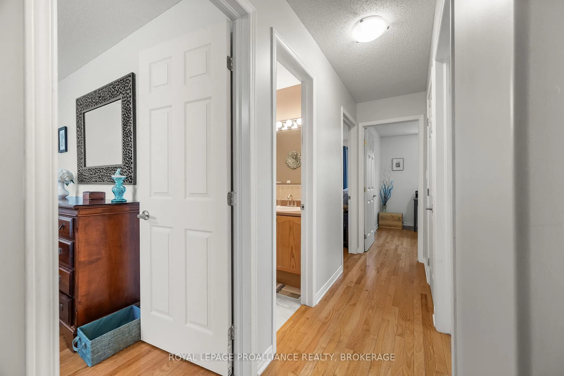 Photo 17 of 954 Rainbow Crescent, Kingston, Kingston East (Incl Barret Crt) — HOMEH