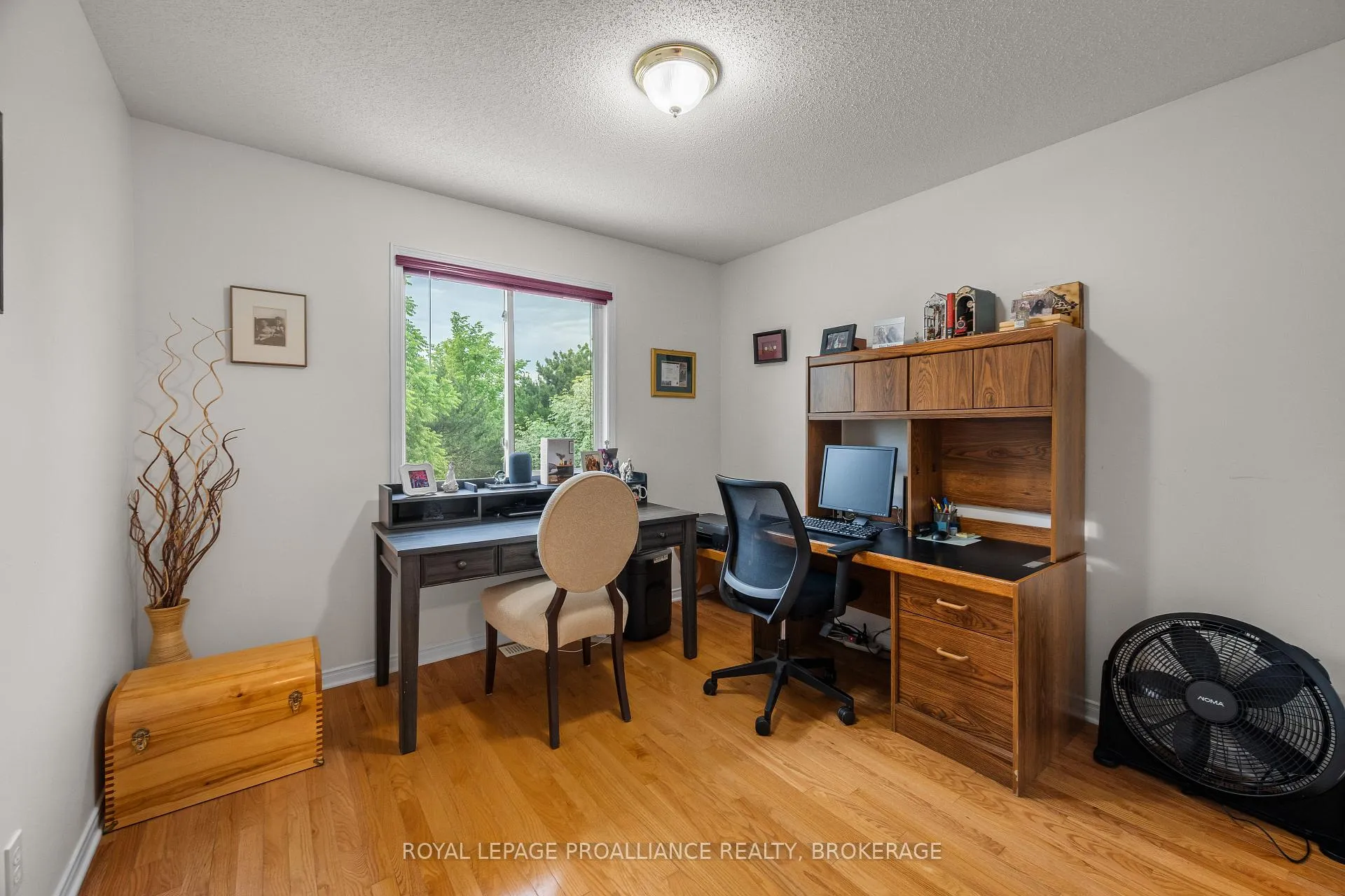 Photo 24 of 954 Rainbow Crescent, Kingston, Kingston East (Incl Barret Crt) — HOMEH