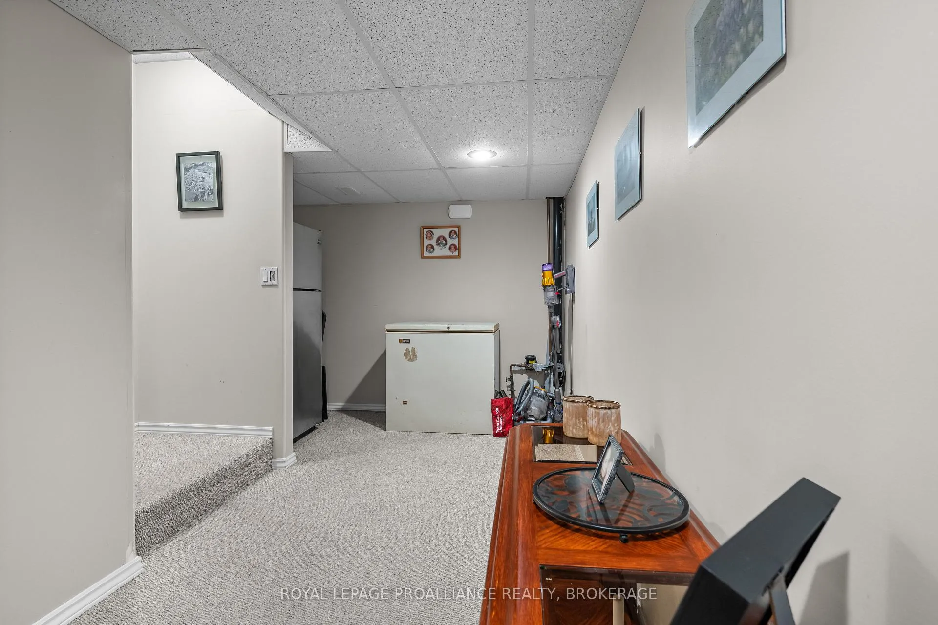 Photo 29 of 954 Rainbow Crescent, Kingston, Kingston East (Incl Barret Crt) — HOMEH