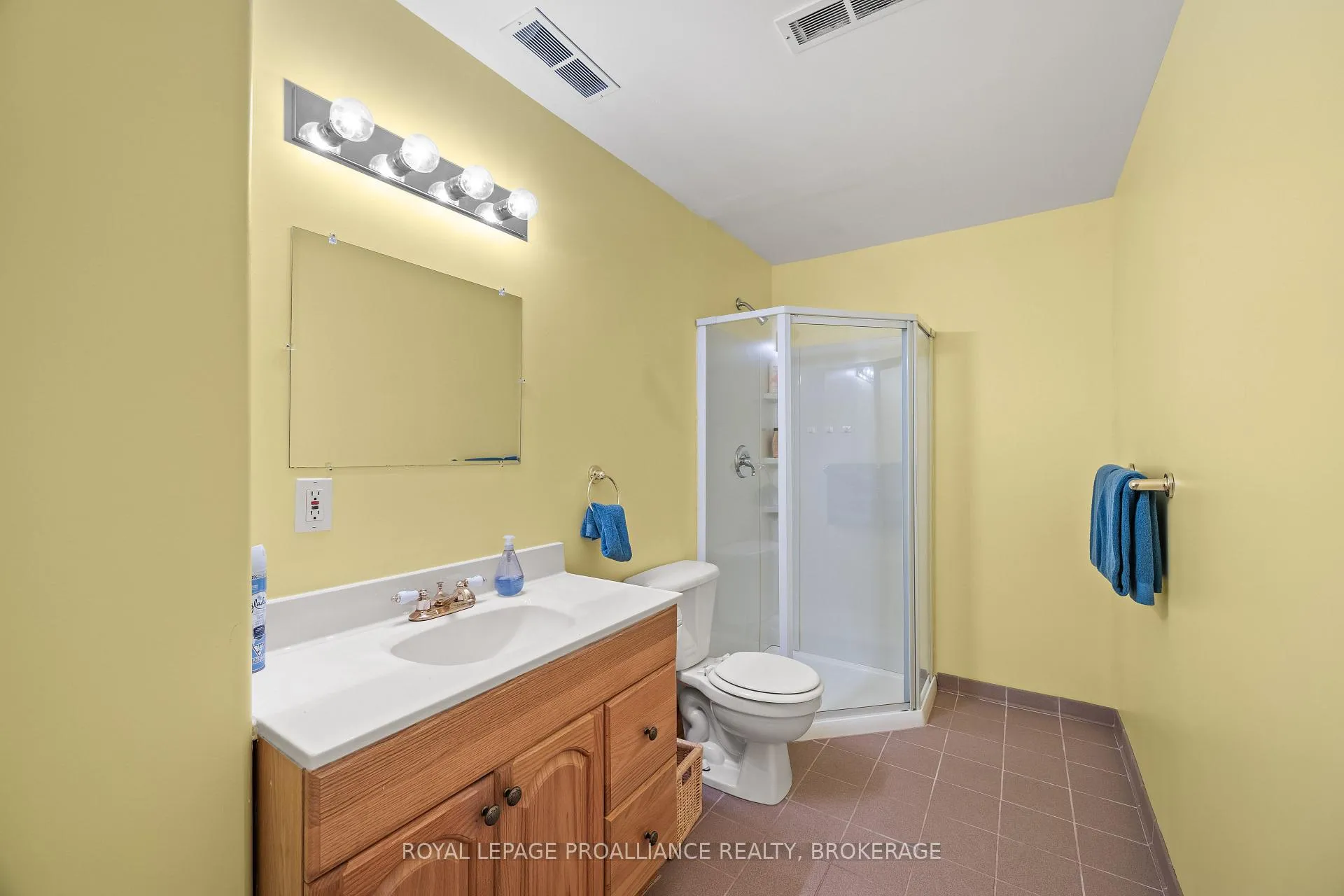 Photo 32 of 954 Rainbow Crescent, Kingston, Kingston East (Incl Barret Crt) — HOMEH