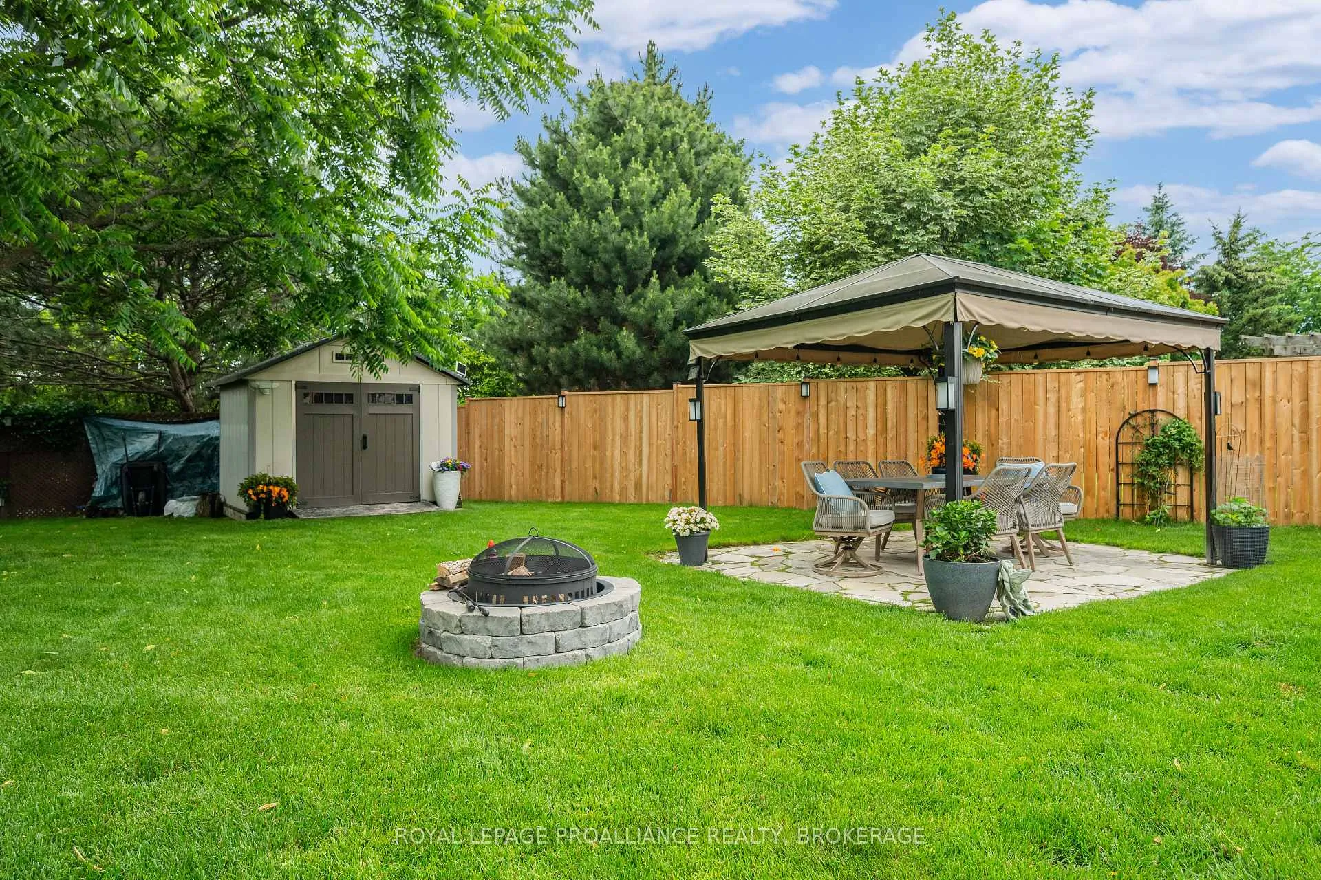 Photo 36 of 954 Rainbow Crescent, Kingston, Kingston East (Incl Barret Crt) — HOMEH
