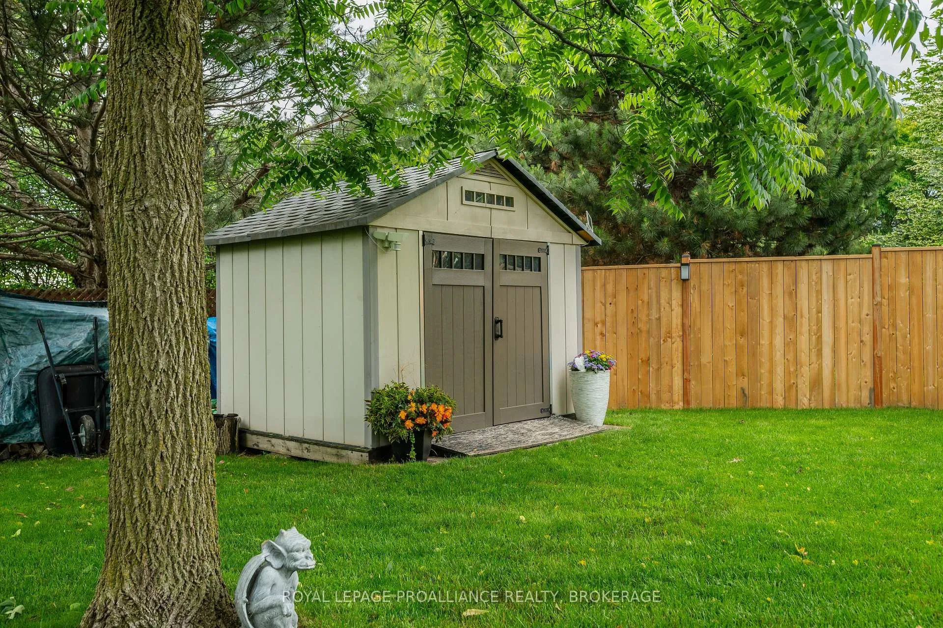 Photo 38 of 954 Rainbow Crescent, Kingston, Kingston East (Incl Barret Crt) — HOMEH