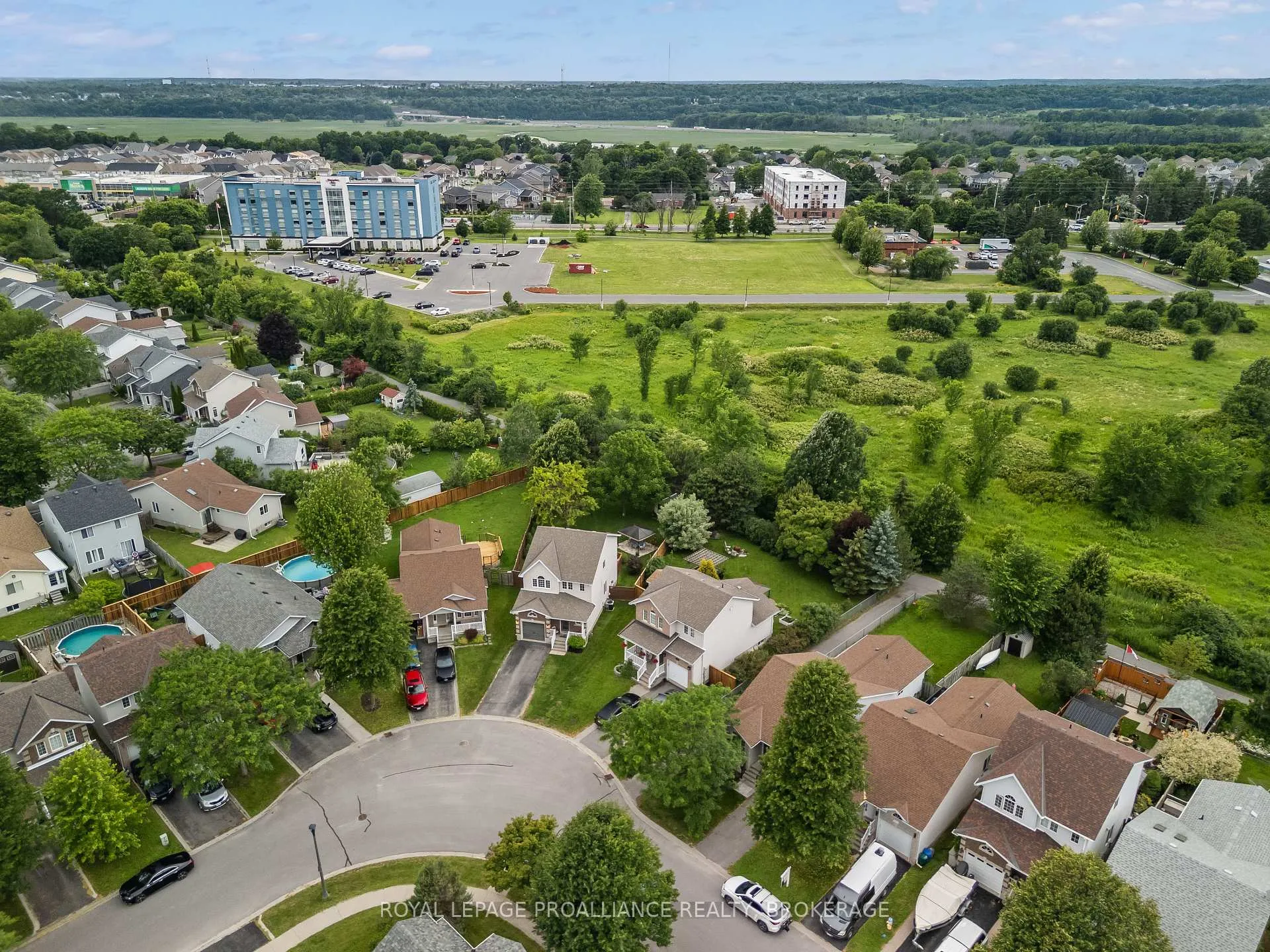 Photo 43 of 954 Rainbow Crescent, Kingston, Kingston East (Incl Barret Crt) — HOMEH