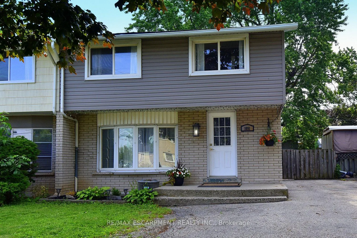 Photo 3 of 1091 Upper Wellington Street, Hamilton, Bruleville — HOMEH