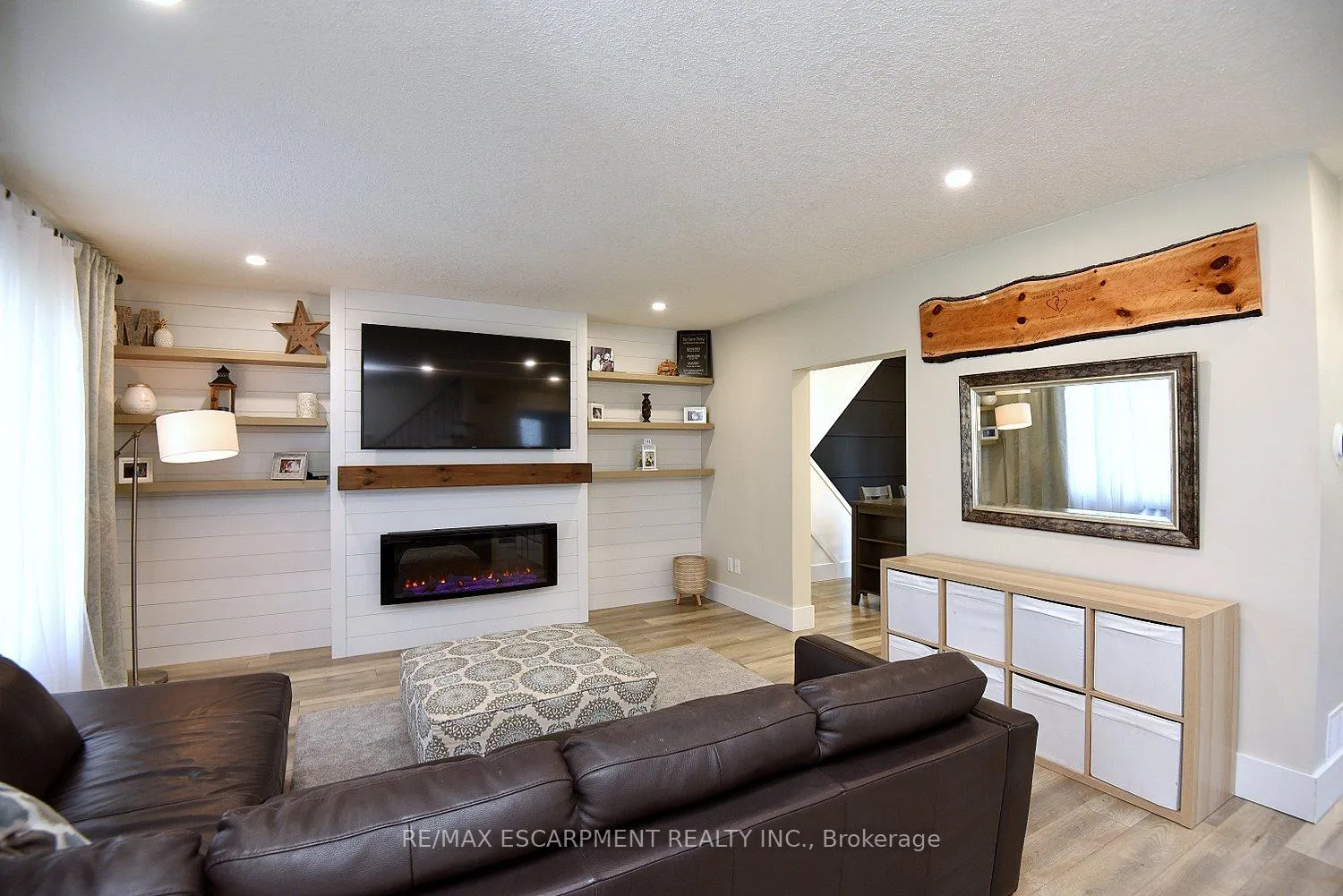 Photo 8 of 1091 Upper Wellington Street, Hamilton, Bruleville — HOMEH